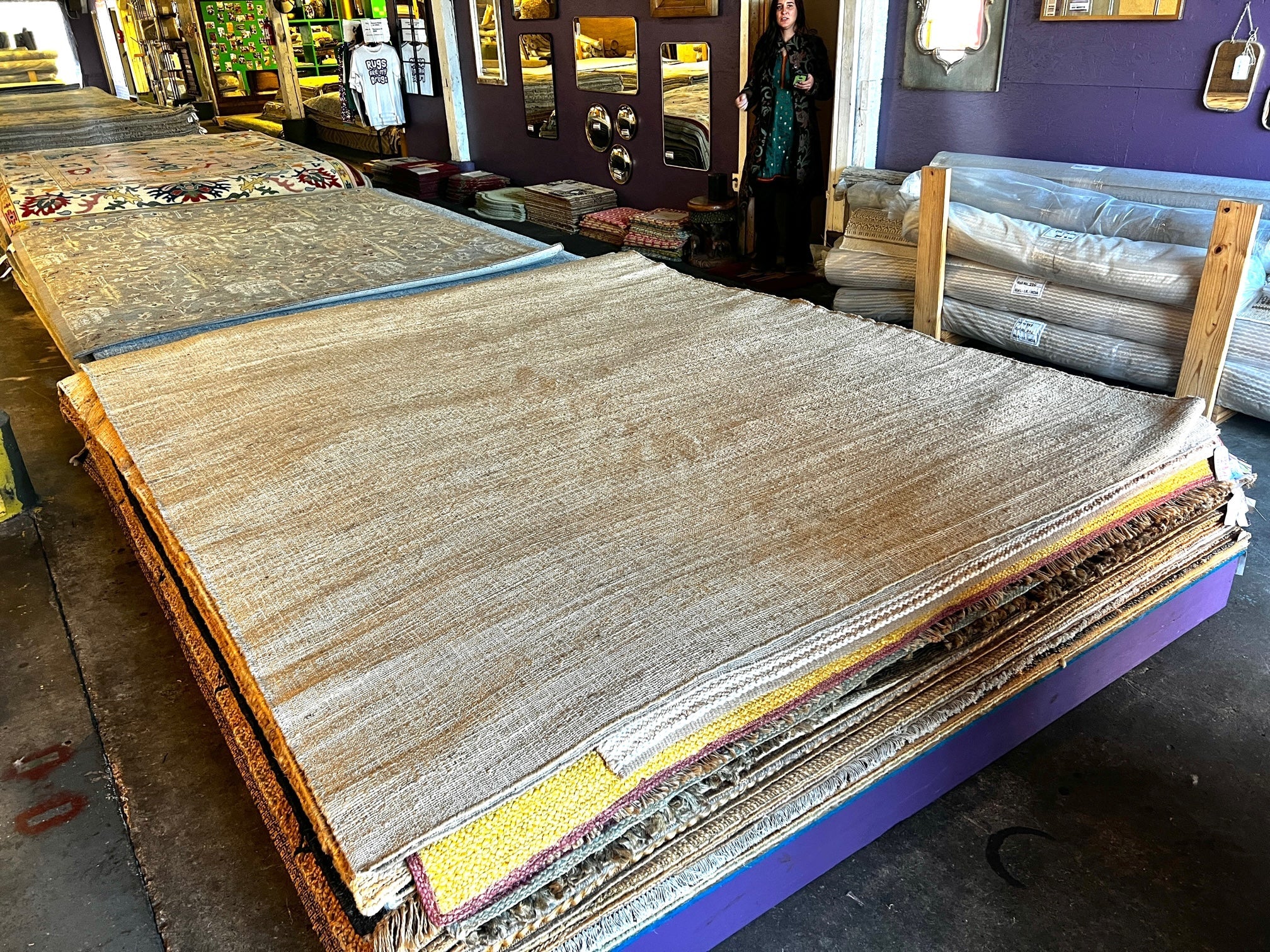 Gish Bac Handwoven Natural Jute Rug