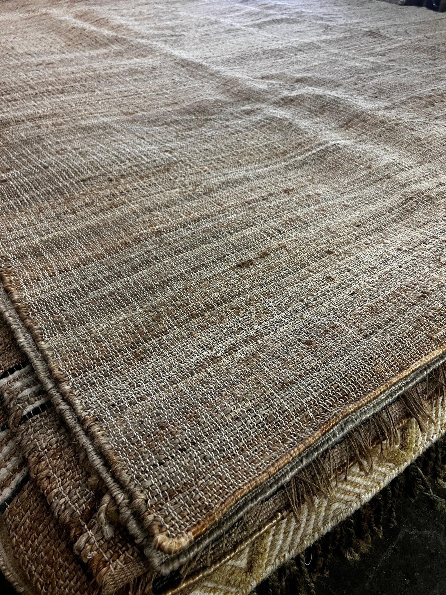 Gish Bac Handwoven Natural Jute Rug