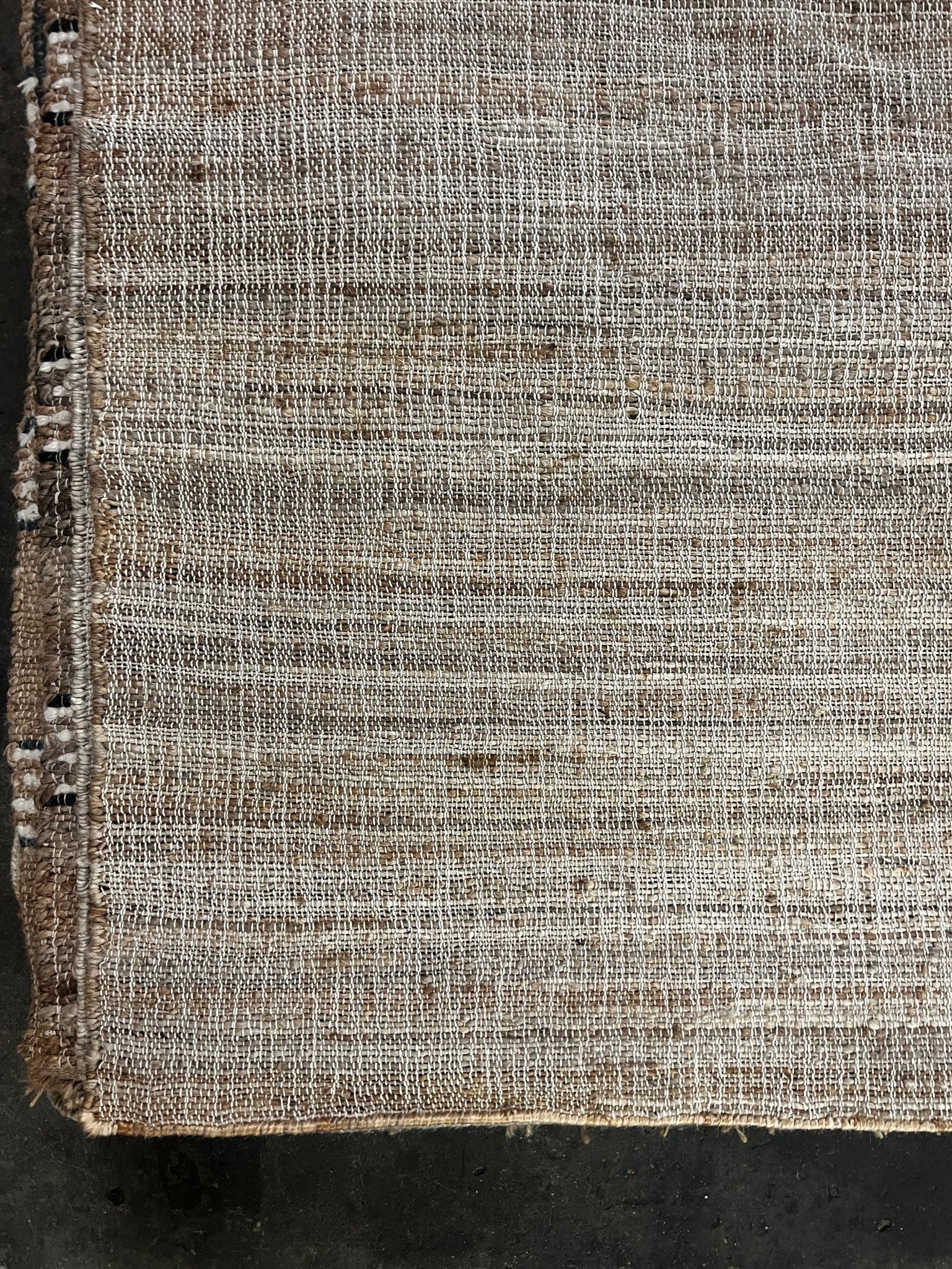 Gish Bac Handwoven Natural Jute Rug