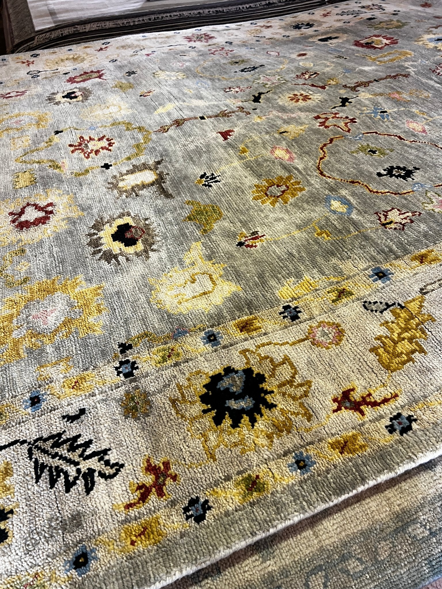 Janice Dickenson 8.9x11.6 Light Green and Ivory Hand-Knotted Oushak Rug | Banana Manor Rug Factory Outlet