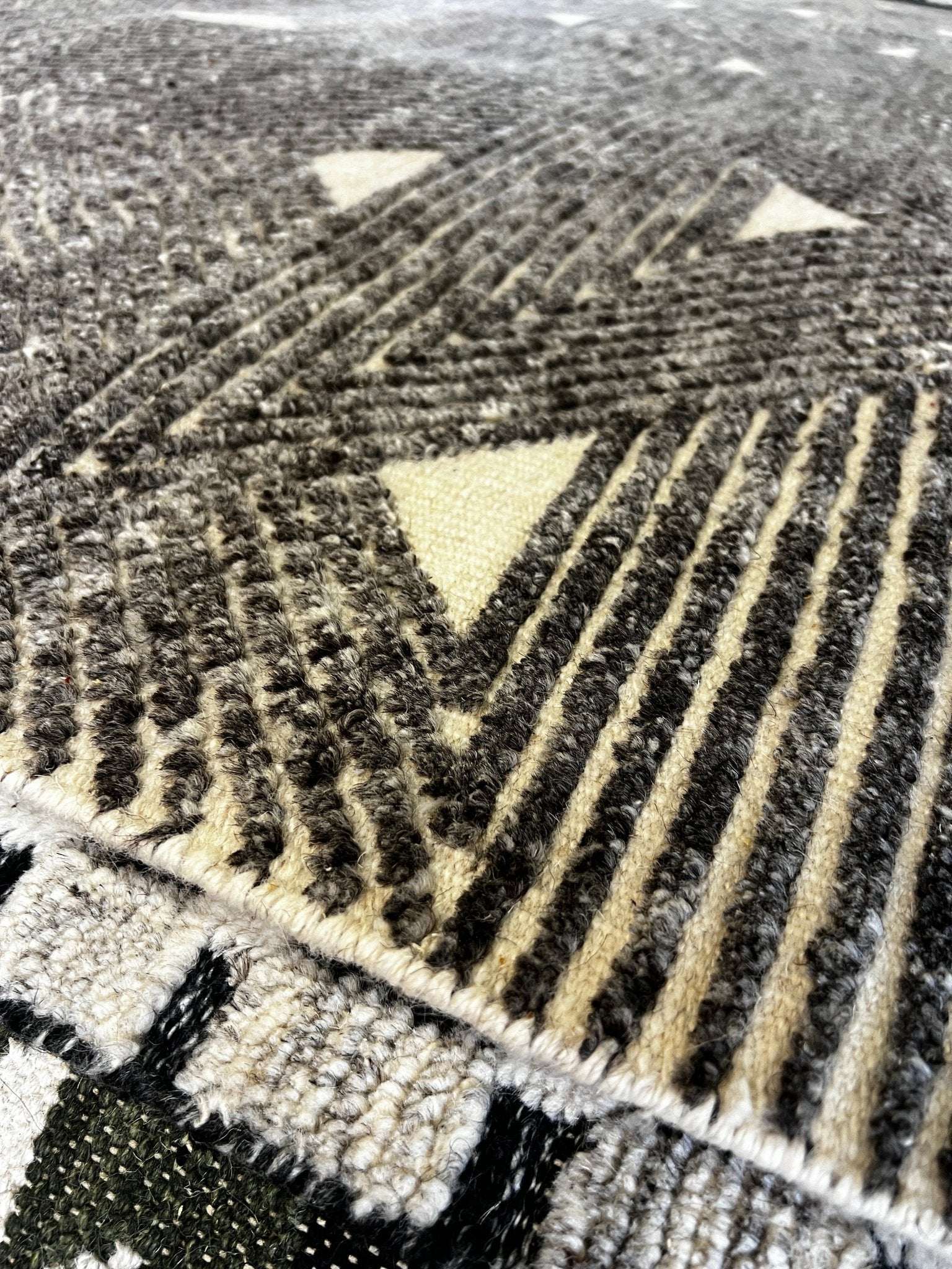 Joachim 10x14 Hand-Knotted Grey & Ivory Modern | Banana Manor Rug Factory Outlet