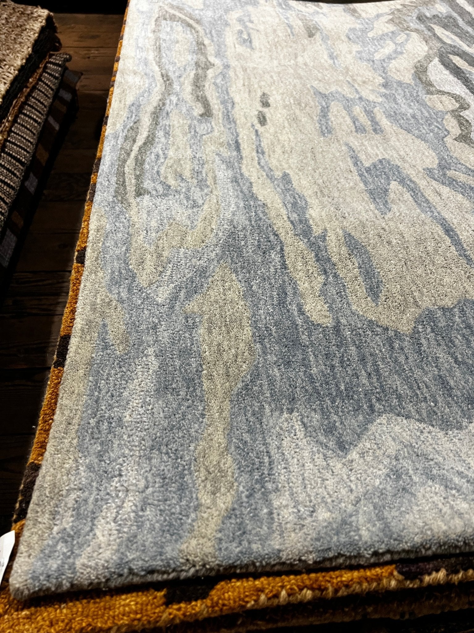NOMTOC 5.3x7.9 Hand-Tufted Light Grey Printed Viscose | Banana Manor Rug Factory Outlet