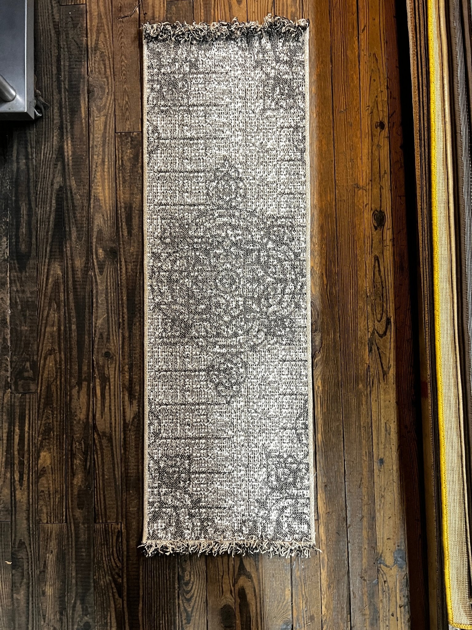 OPPORTUNITY BUY 1.8x5 Machine Made Outdoor/Indoor Rug | Banana Manor Rug Factory Outlet