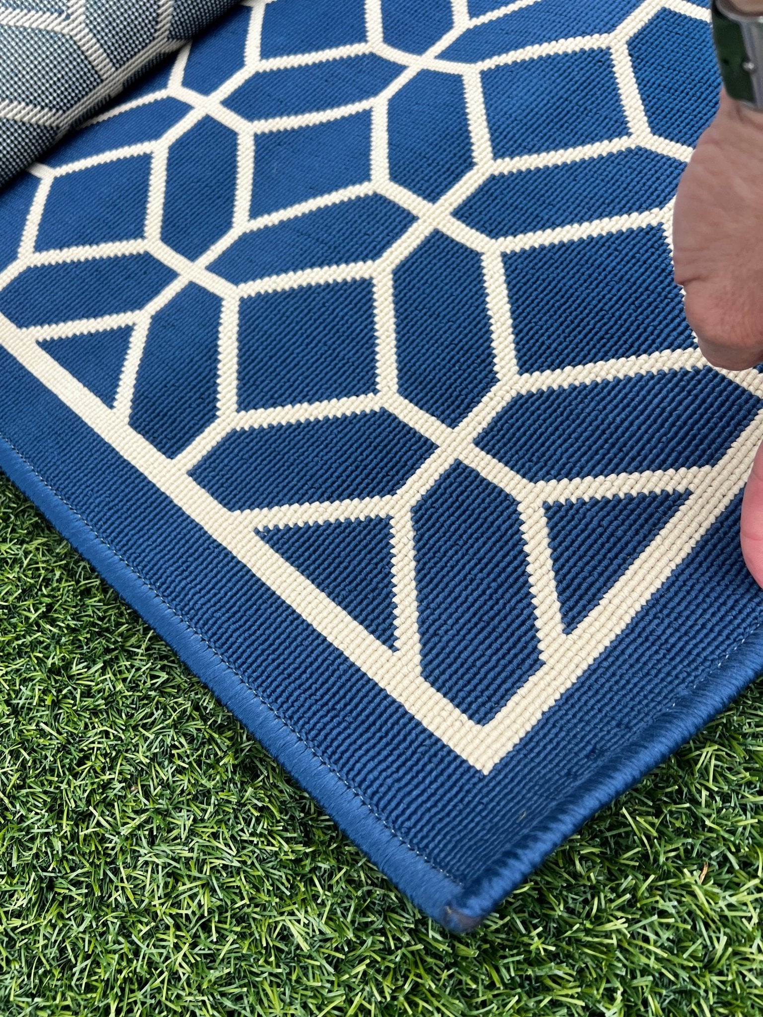 OPPORTUNITY BUY 3.7x5.6 Machine Made Outdoor/Indoor Rug | Banana Manor Rug Factory Outlet