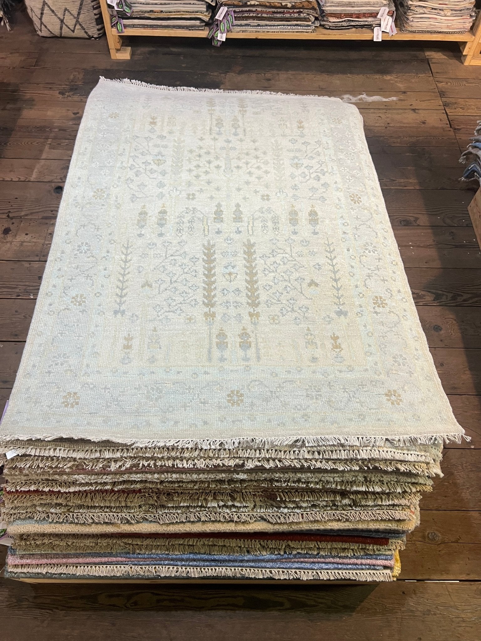 Sally 4.0x6.3 Hand-Knotted Cream and Blue Oushak | Banana Manor Rug Factory Outlet