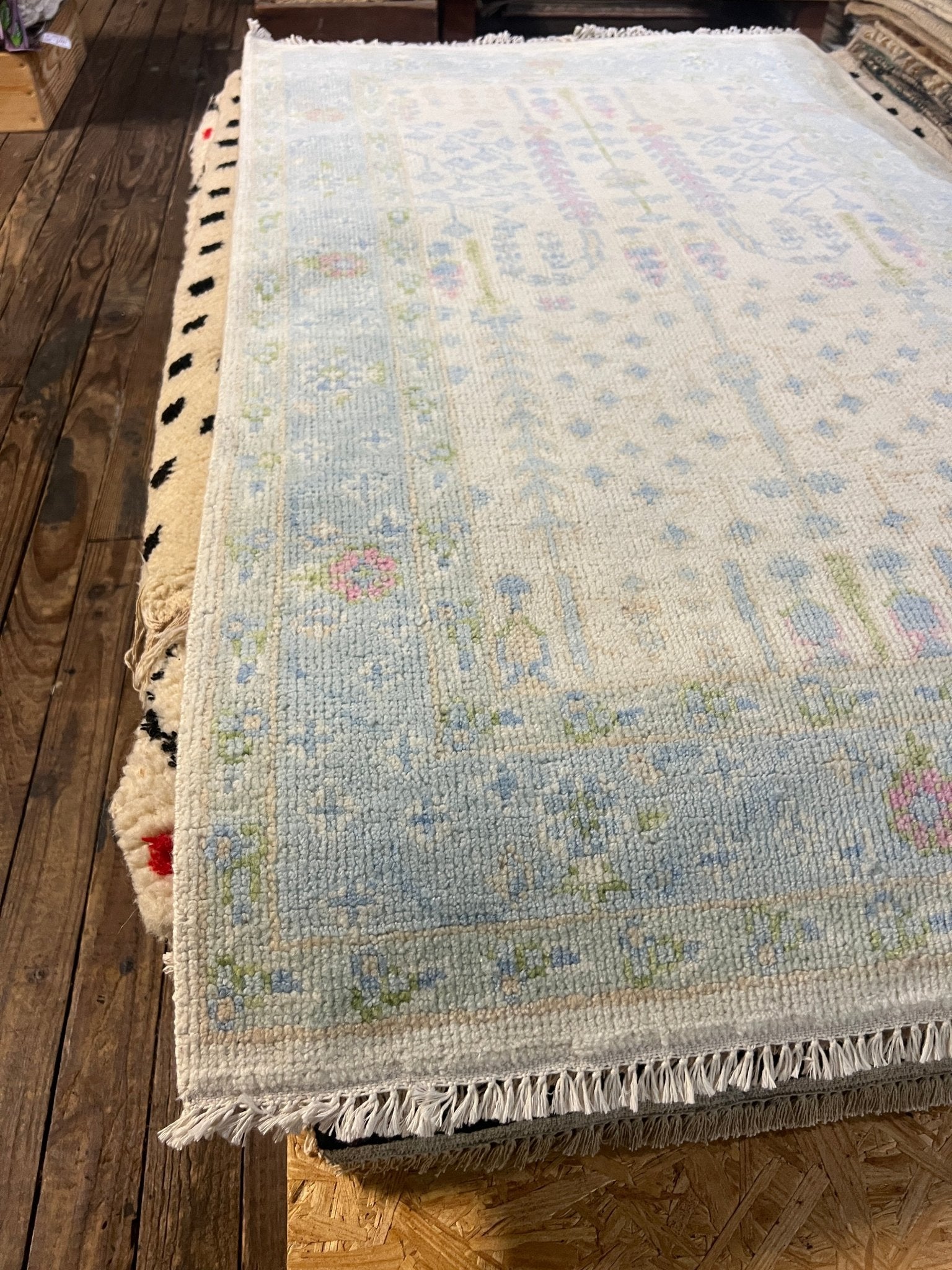 The Ghost 3.0x5.2 Hand-Knotted Cream and Blue Oushak | Banana Manor Rug Factory Outlet