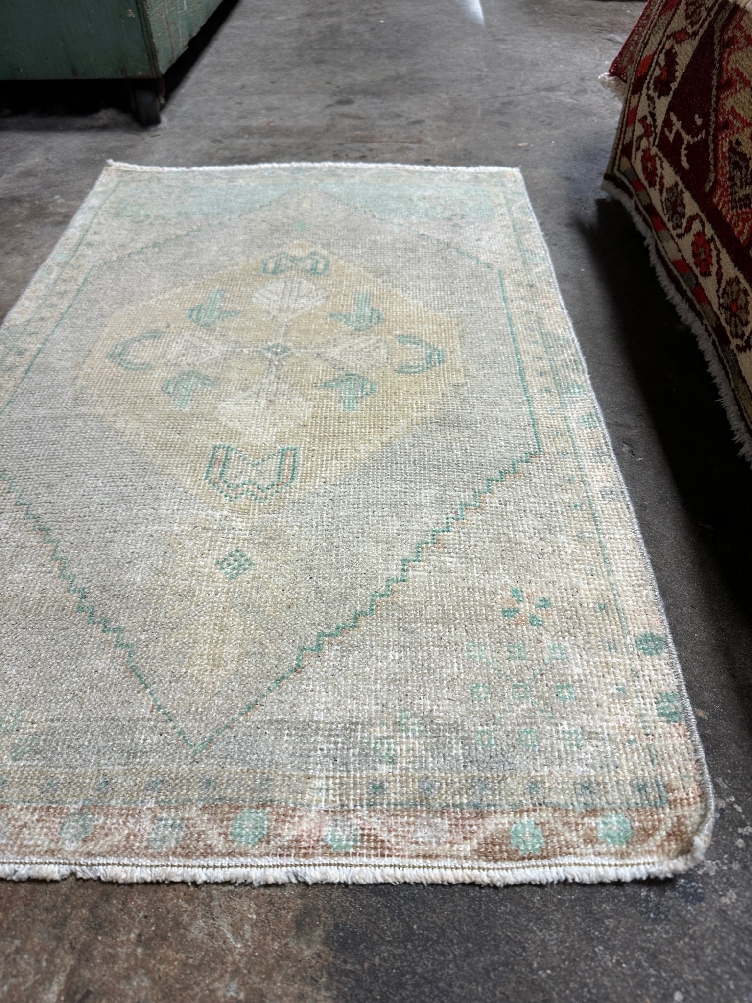 Vintage 1.10x3 Turkish Oushak Silver and Beige Small Rug | Banana Manor Rug Factory Outlet