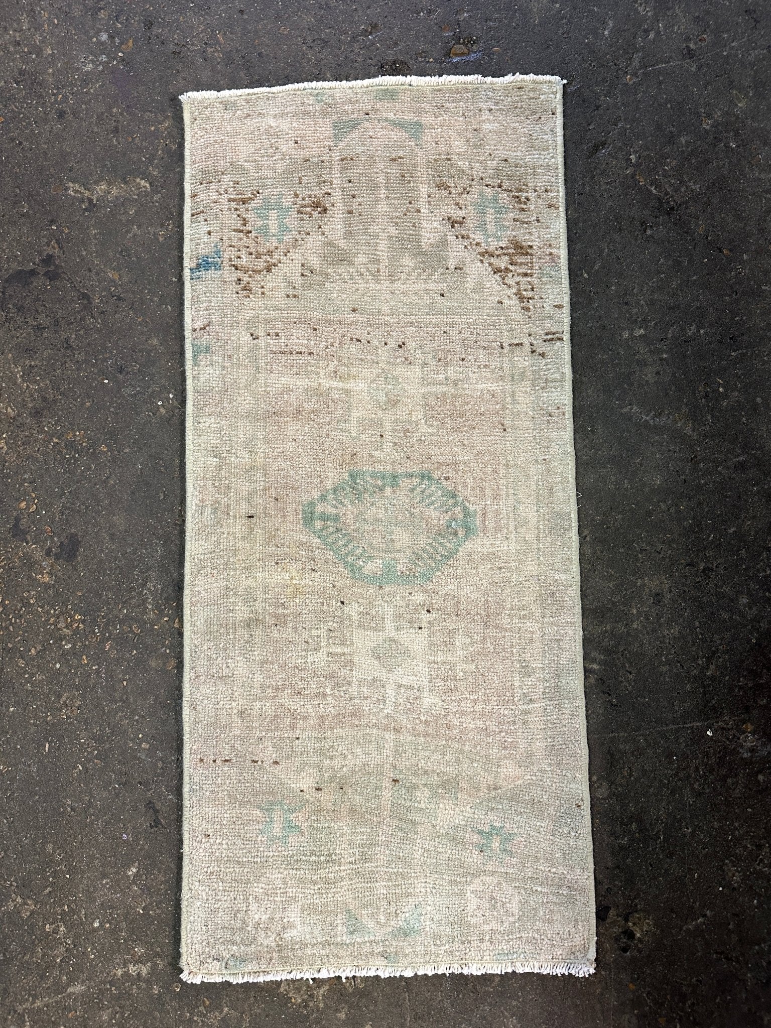 Vintage 1.6x3.6 Turkish Oushak Beige and Aqua Small Rug | Banana Manor Rug Factory Outlet