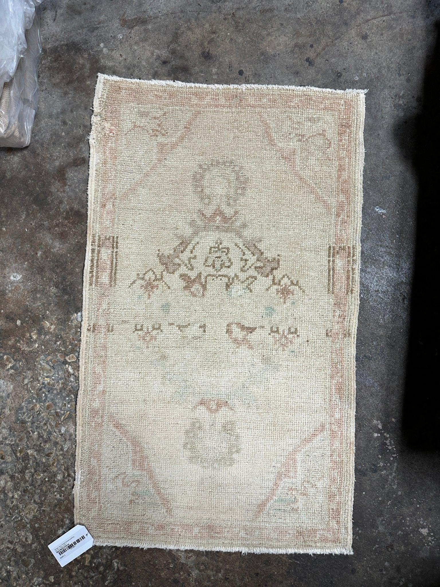 Vintage 1.9x3.1 Turkish Oushak Greige and Pink Small Rug | Banana Manor Rug Factory Outlet