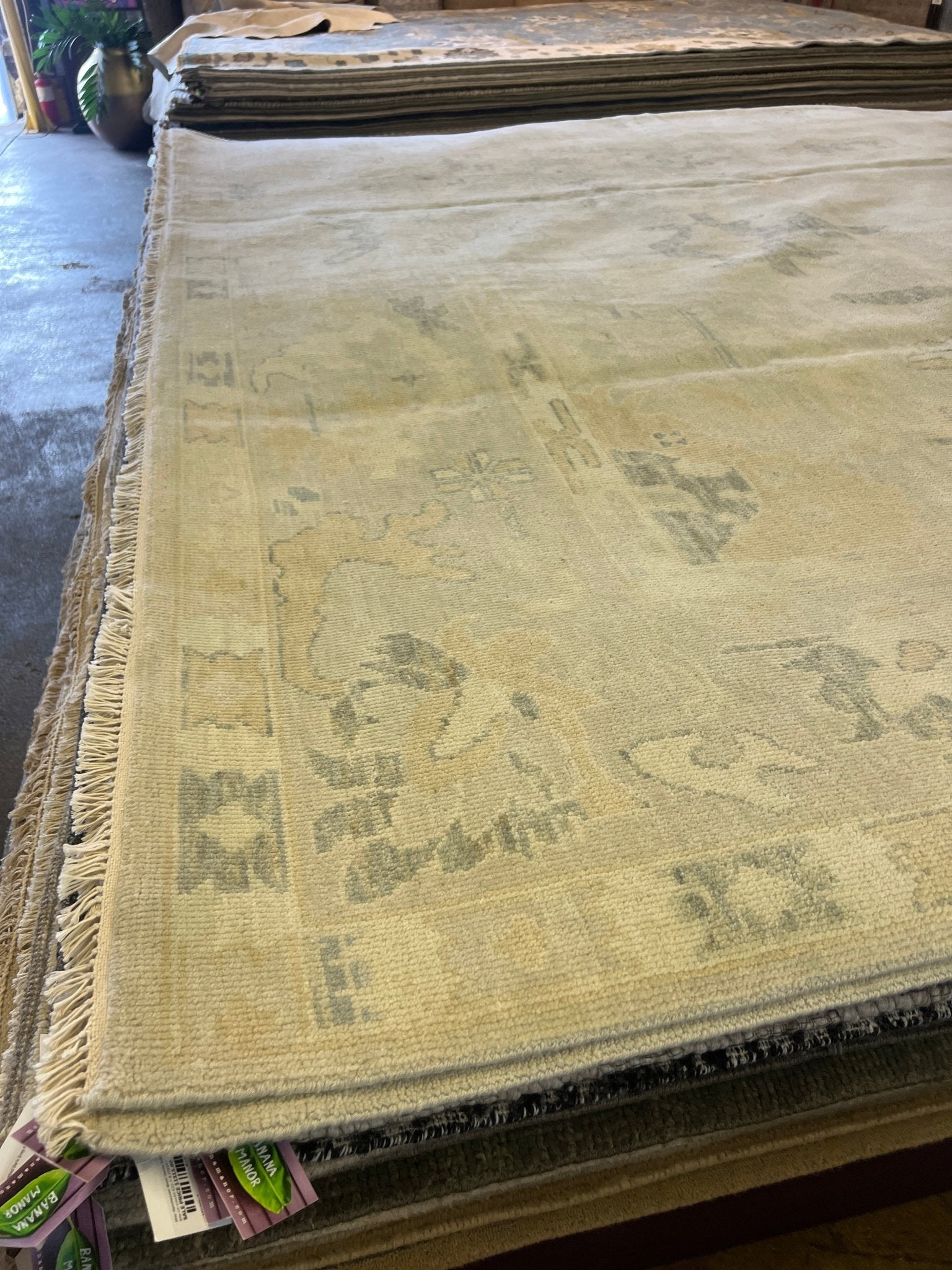 Zhenya 9.10x14.4 Hand-Knotted Cream and Gray Oushak | Banana Manor Rug Factory Outlet