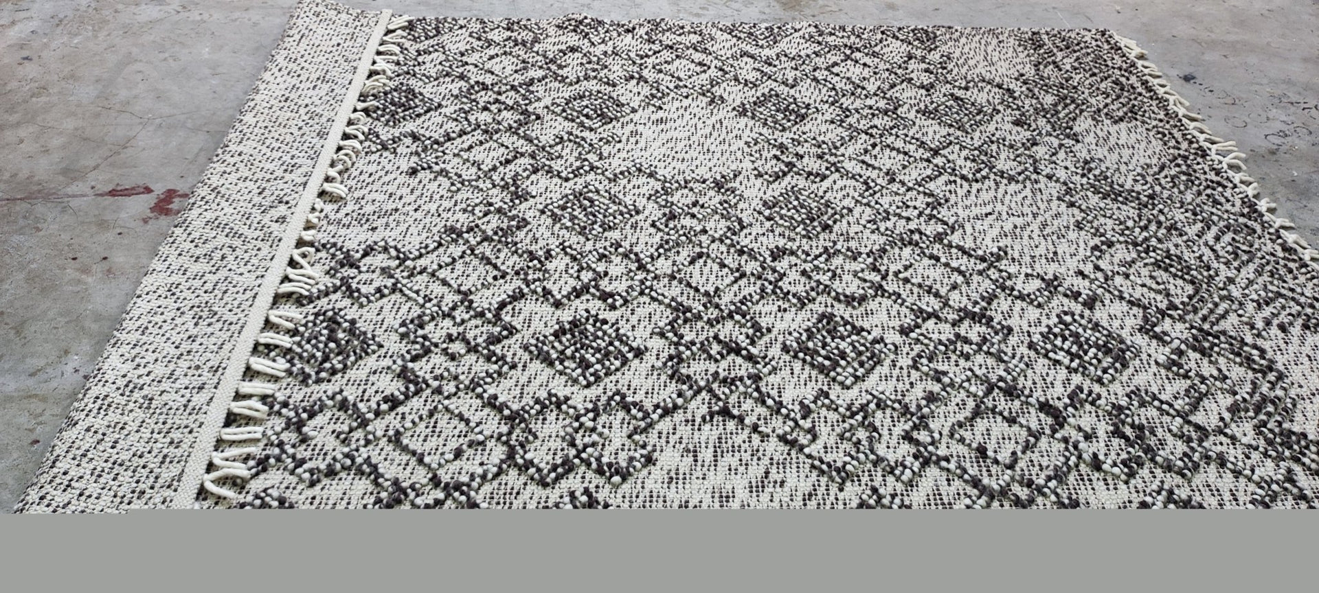45 Tchoup 5x7.6 Handwoven Grey Mix Modern
