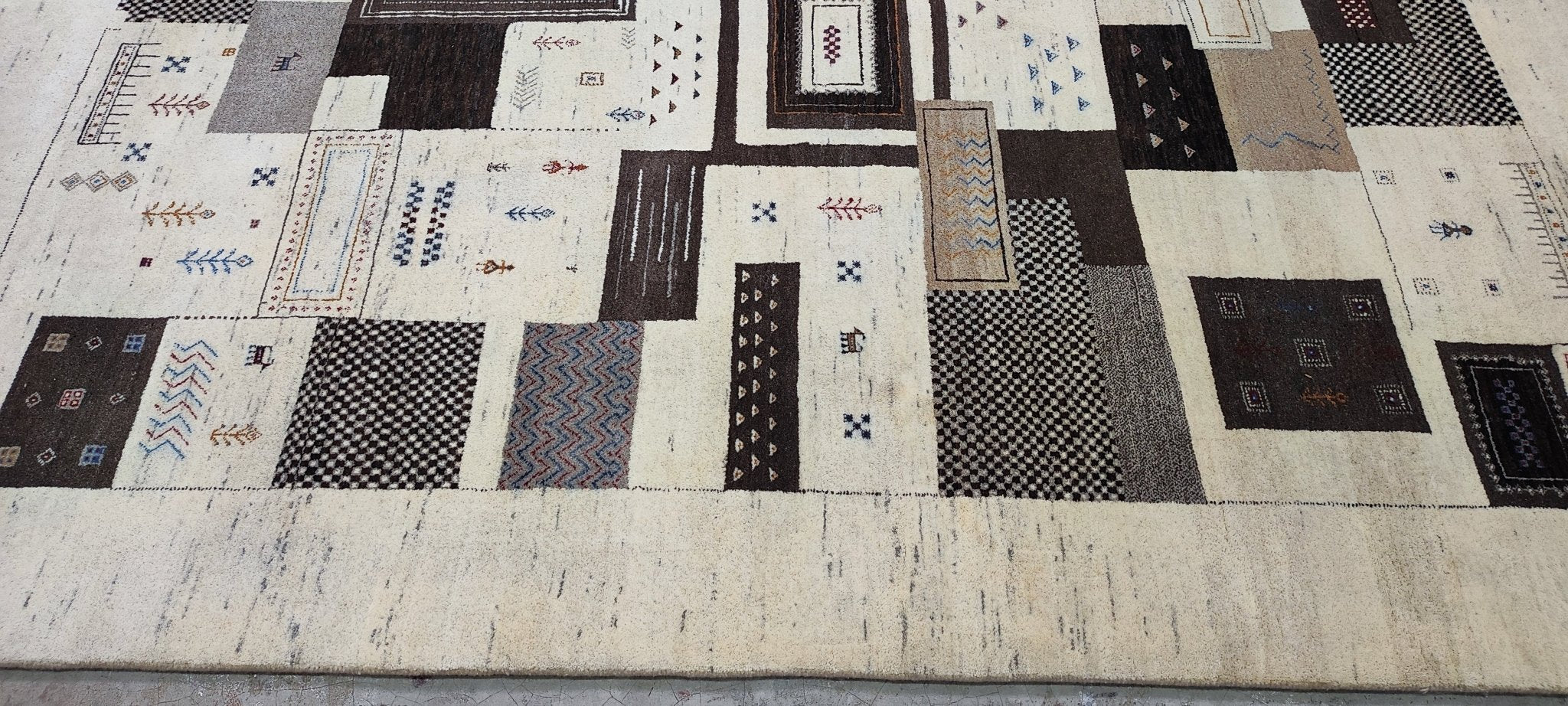 6x8 Hand-Knotted Brown & Beige Lori Buff | Banana Manor Rug Factory Outlet