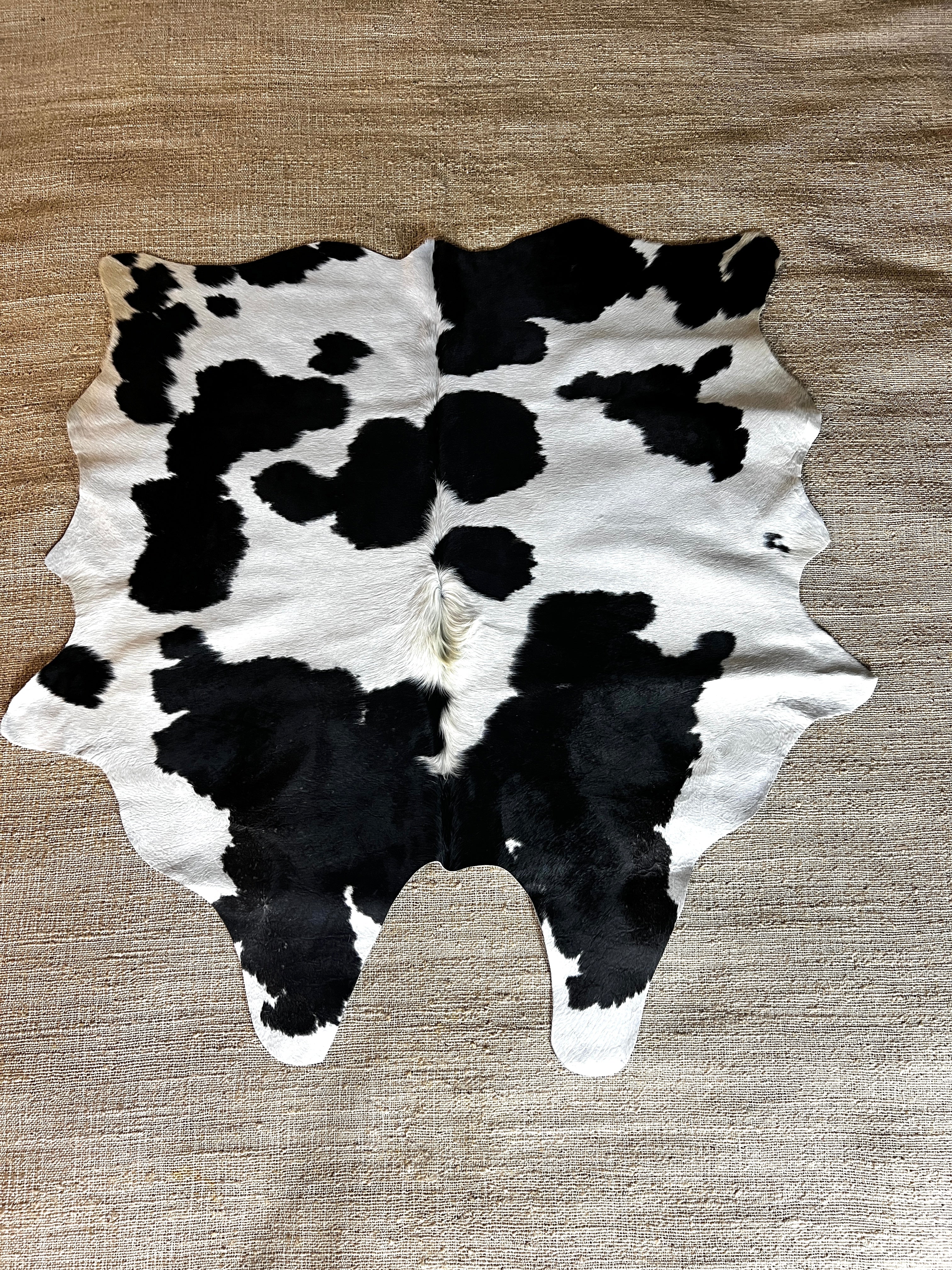 Black and White Spotted Small 5.4x5.4 Cowhide Rug | Banana Manor Rug Company