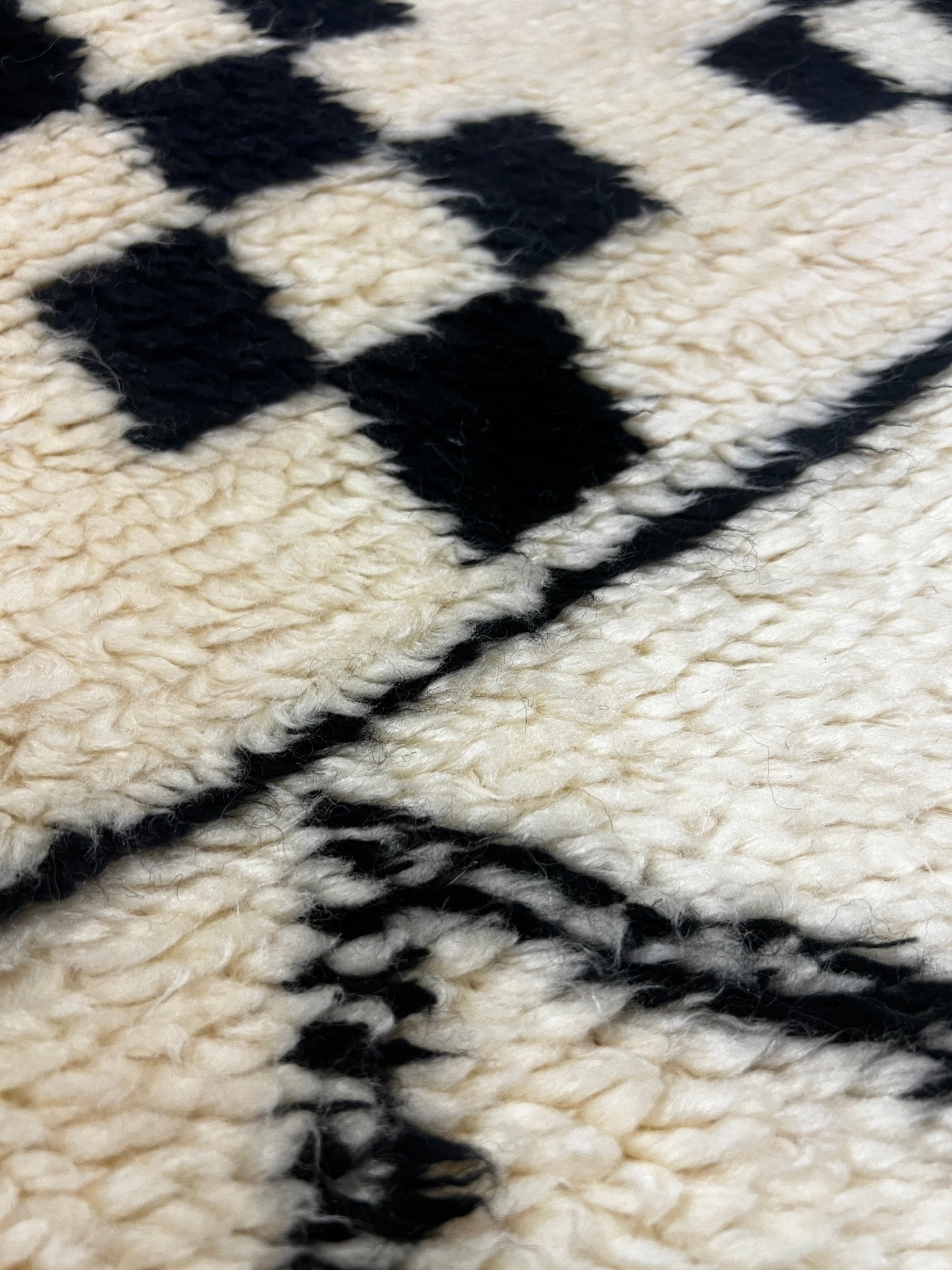 Addis 4.6x6.6 White and Black Moroccan Style Rug | Banana Manor Rug Company