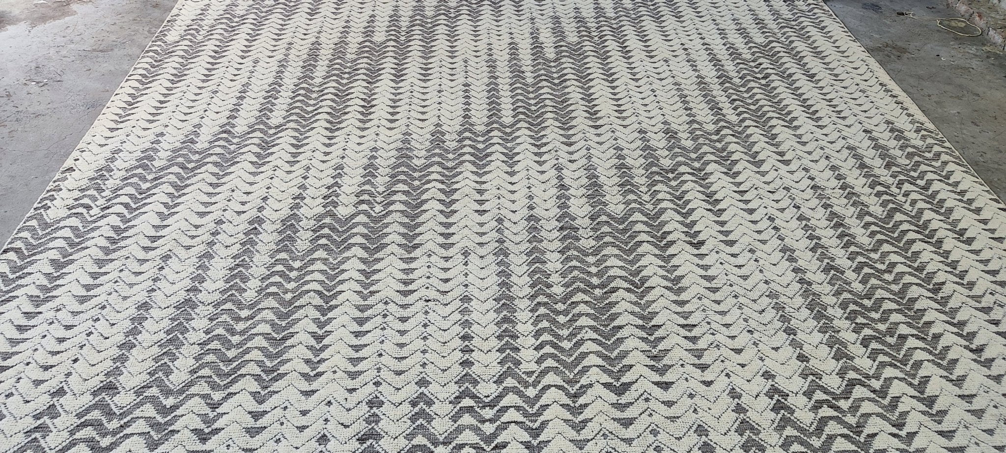 Adorf 9x12 Hand-Knotted Grey & Ivory Modern | Banana Manor Rug Factory Outlet