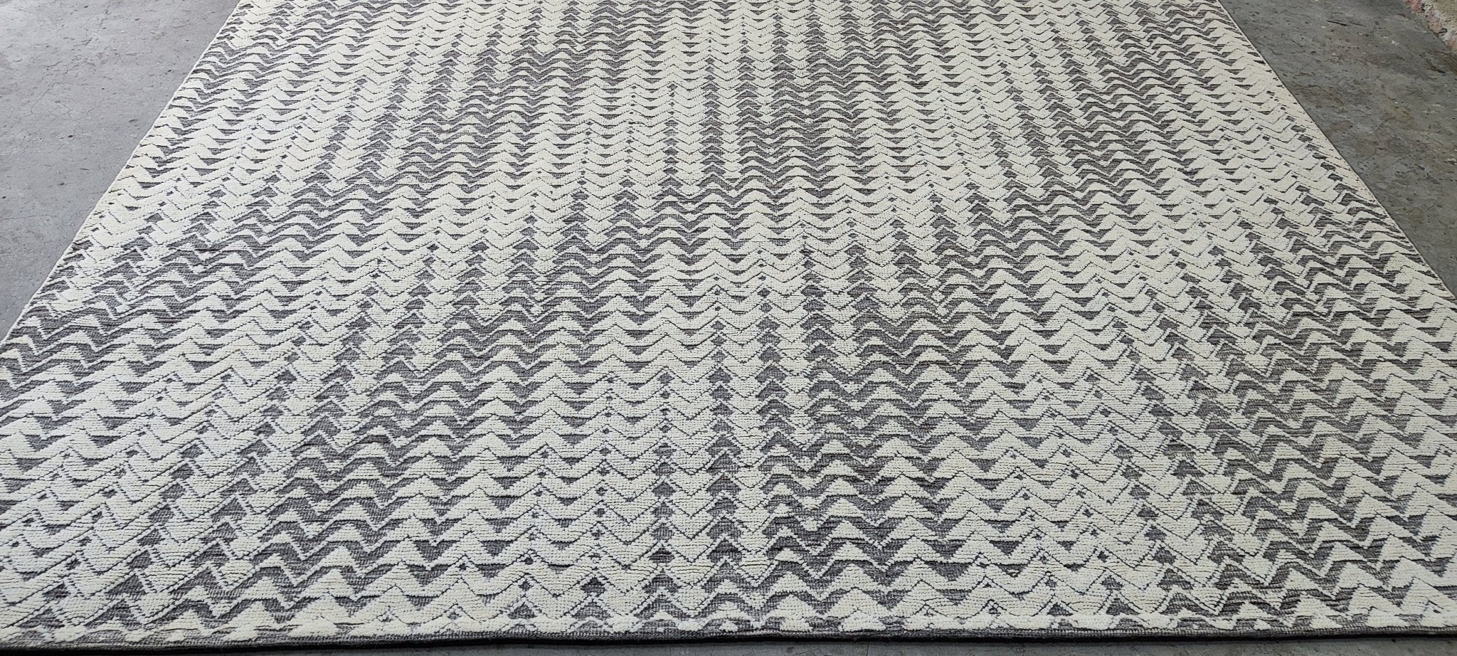 Adorf 9x12 Hand-Knotted Grey & Ivory Modern | Banana Manor Rug Factory Outlet