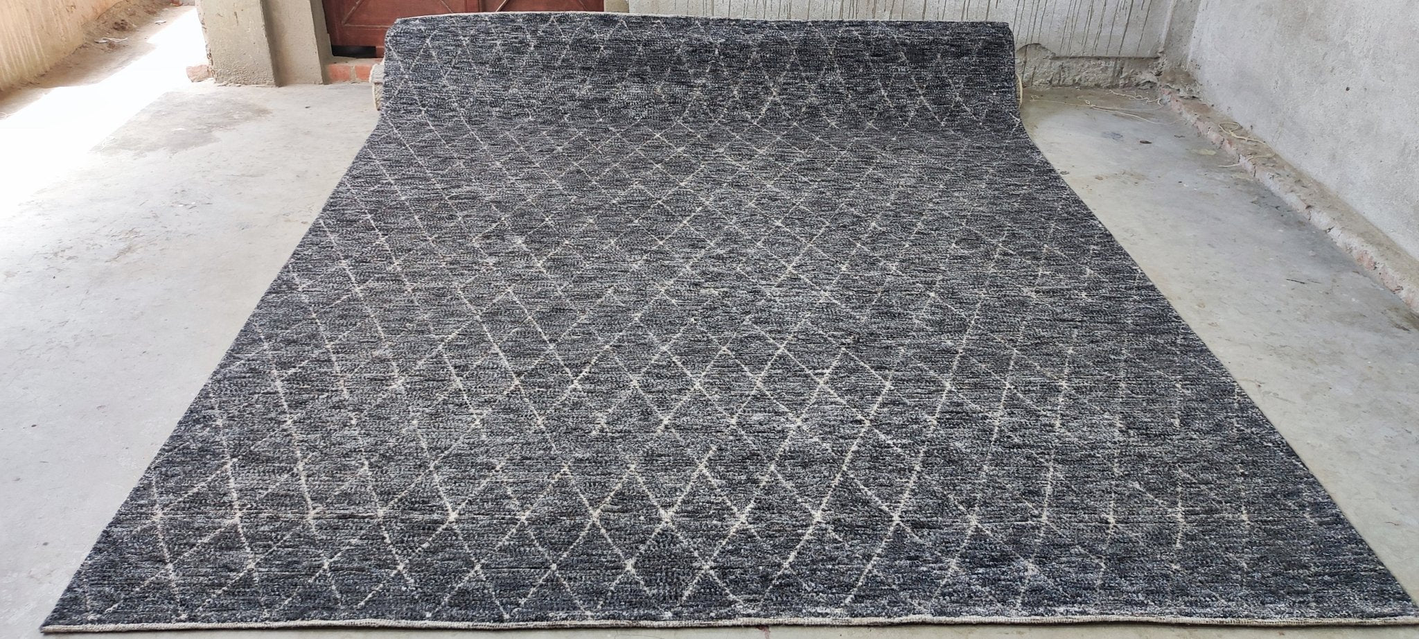 Adriano 8x10 Hand-Knotted Dark Grey Cut Pile | Banana Manor Rug Factory Outlet