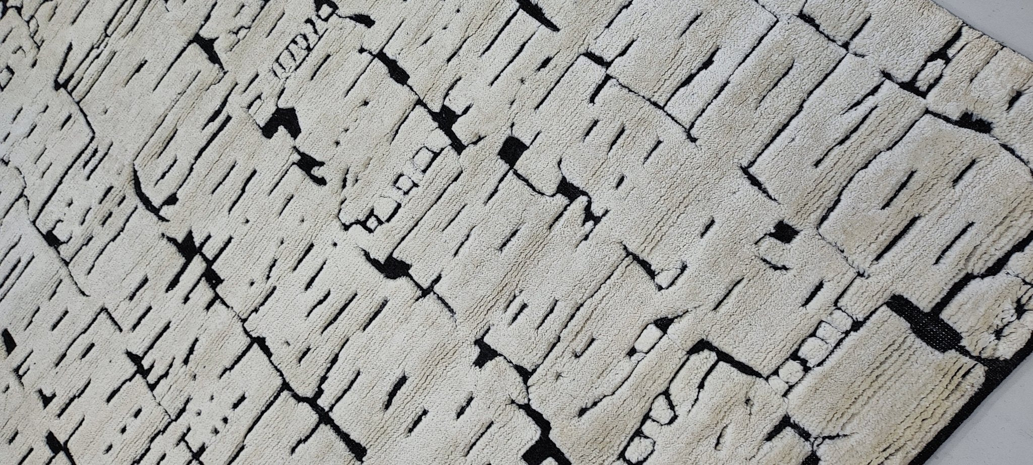 Alec 8x10 Hand-Knotted Grey & Ivory High Low | Banana Manor Rug Factory Outlet