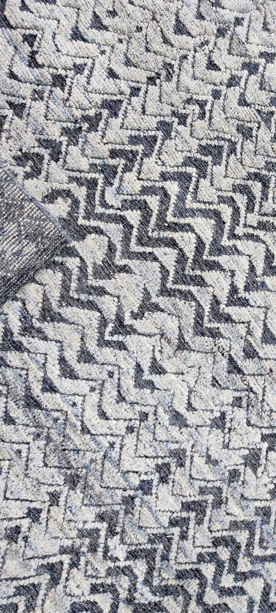 Alexandre 8x10 Hand-Knotted Bluish Grey Cut Pile | Banana Manor Rug Factory Outlet