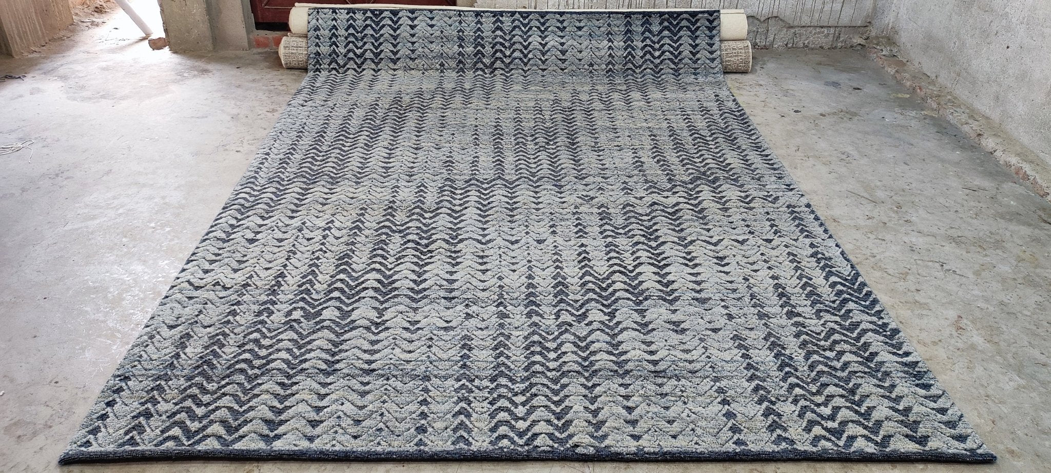 Alexandre 8x10 Hand-Knotted Bluish Grey Cut Pile | Banana Manor Rug Factory Outlet