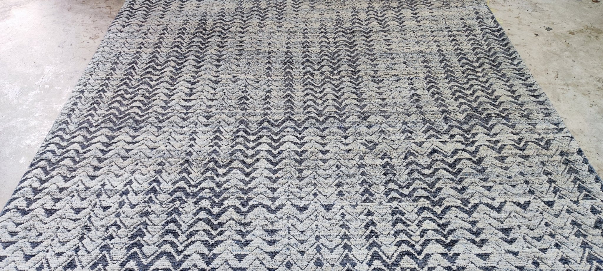 Alexandre 8x10 Hand-Knotted Bluish Grey Cut Pile | Banana Manor Rug Factory Outlet