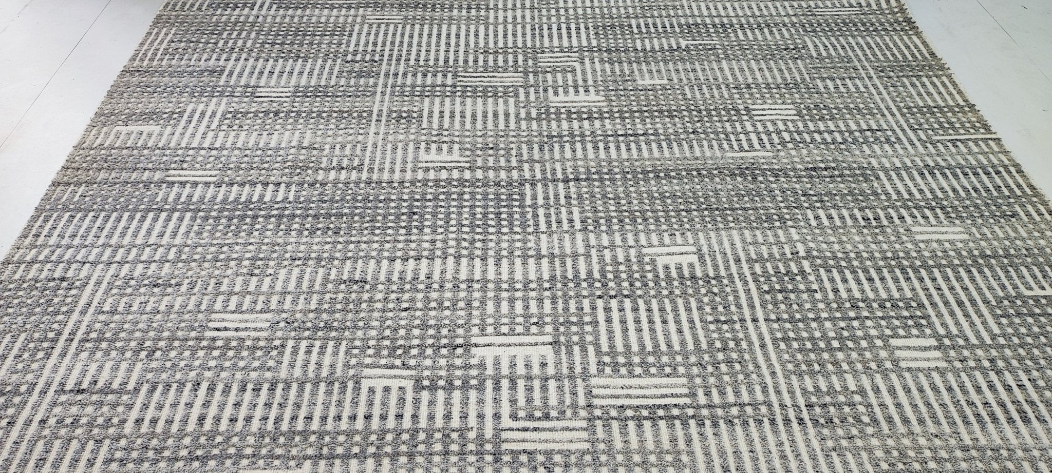 Algren 8x10 Hand-Knotted Silver & Grey High Low | Banana Manor Rug Factory Outlet