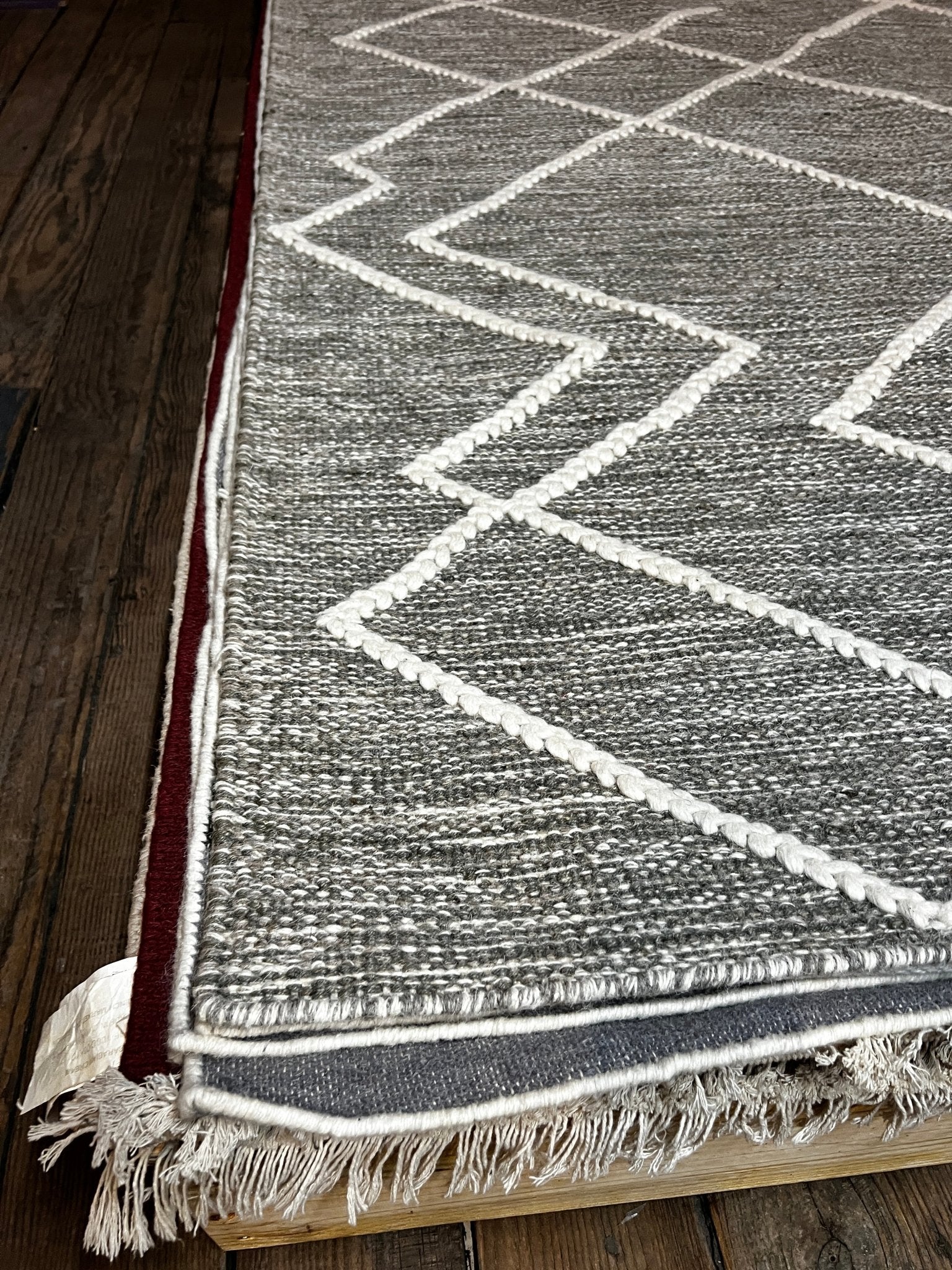Alphonso Marina Grey and White Handwoven Modern Durrie Rug (Multiple Sizes) | Banana Manor Rug Factory Outlet