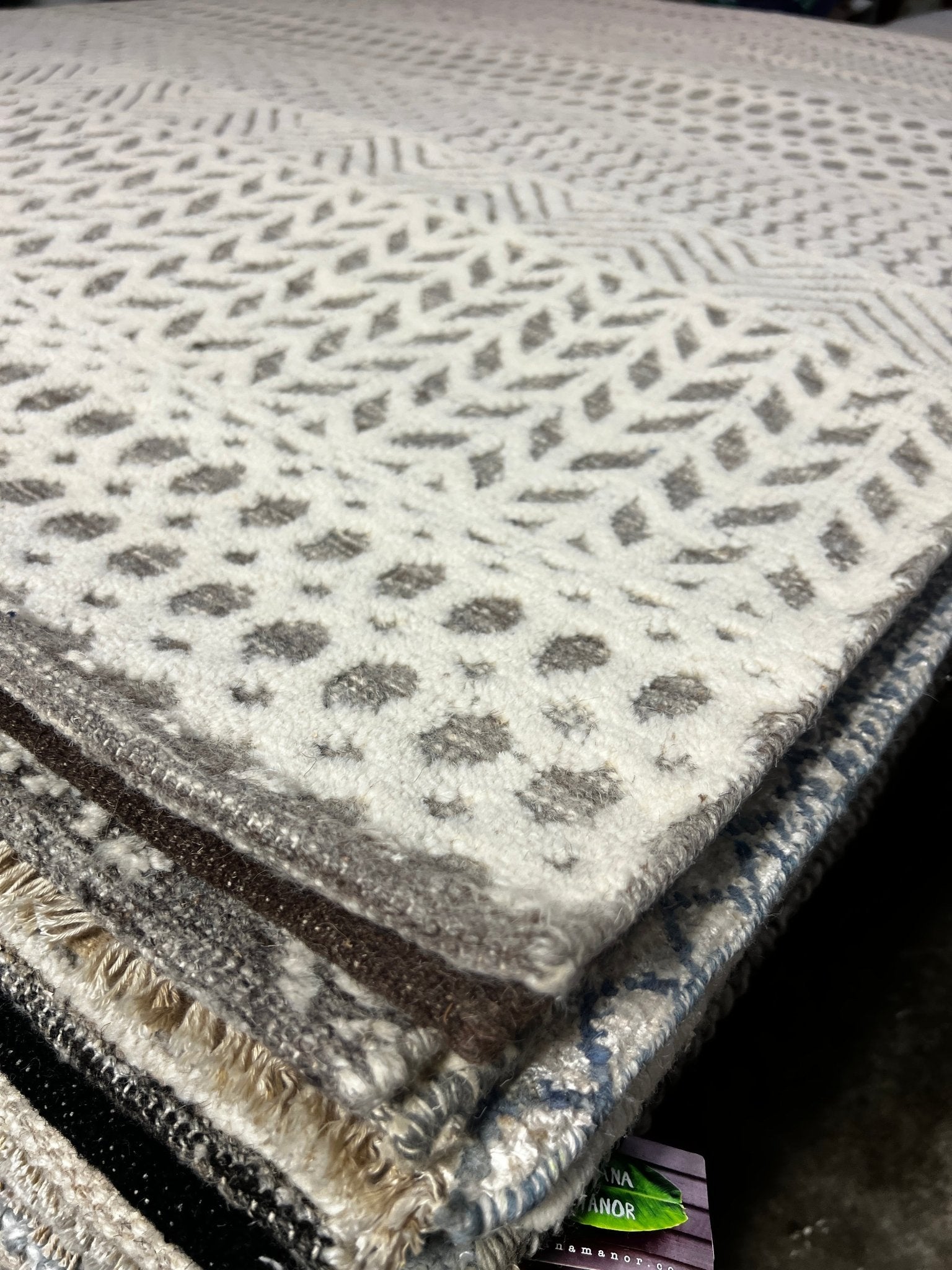 Alvin 6.3x9 Hand-Knotted Ivory & Grey Cut Pile | Banana Manor Rug Factory Outlet