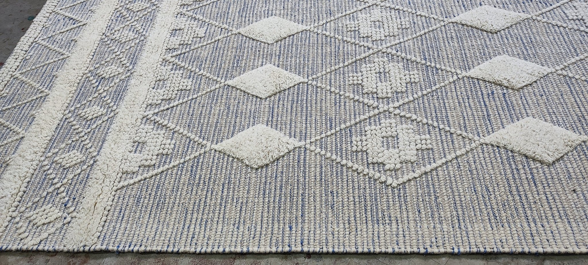 Anna's 5x8.3 Handwoven Ivory & Blue Loop Cut | Banana Manor Rug Factory Outlet