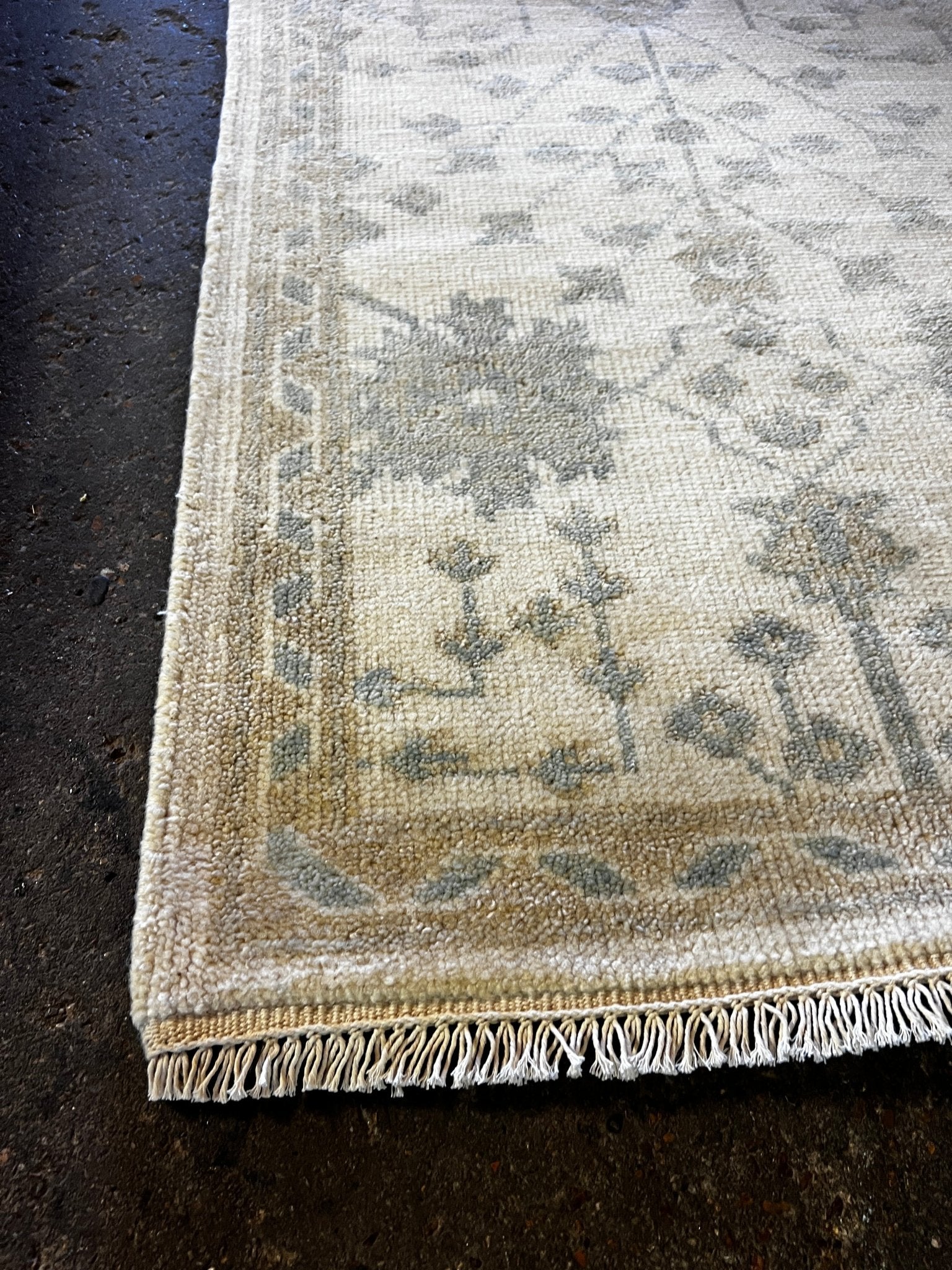 Annemie 2.6x12.3 Ivory Oushak | Banana Manor Rug Factory Outlet