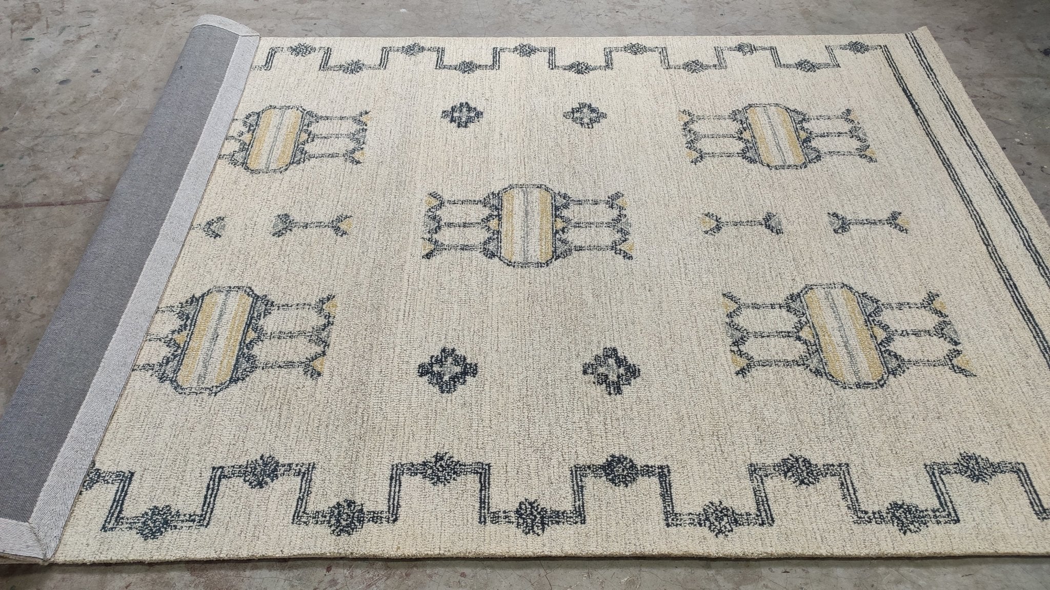 Annette Stroyberg 5x7.6 Ivory Hand-Tufted Rug | Banana Manor Rug Company
