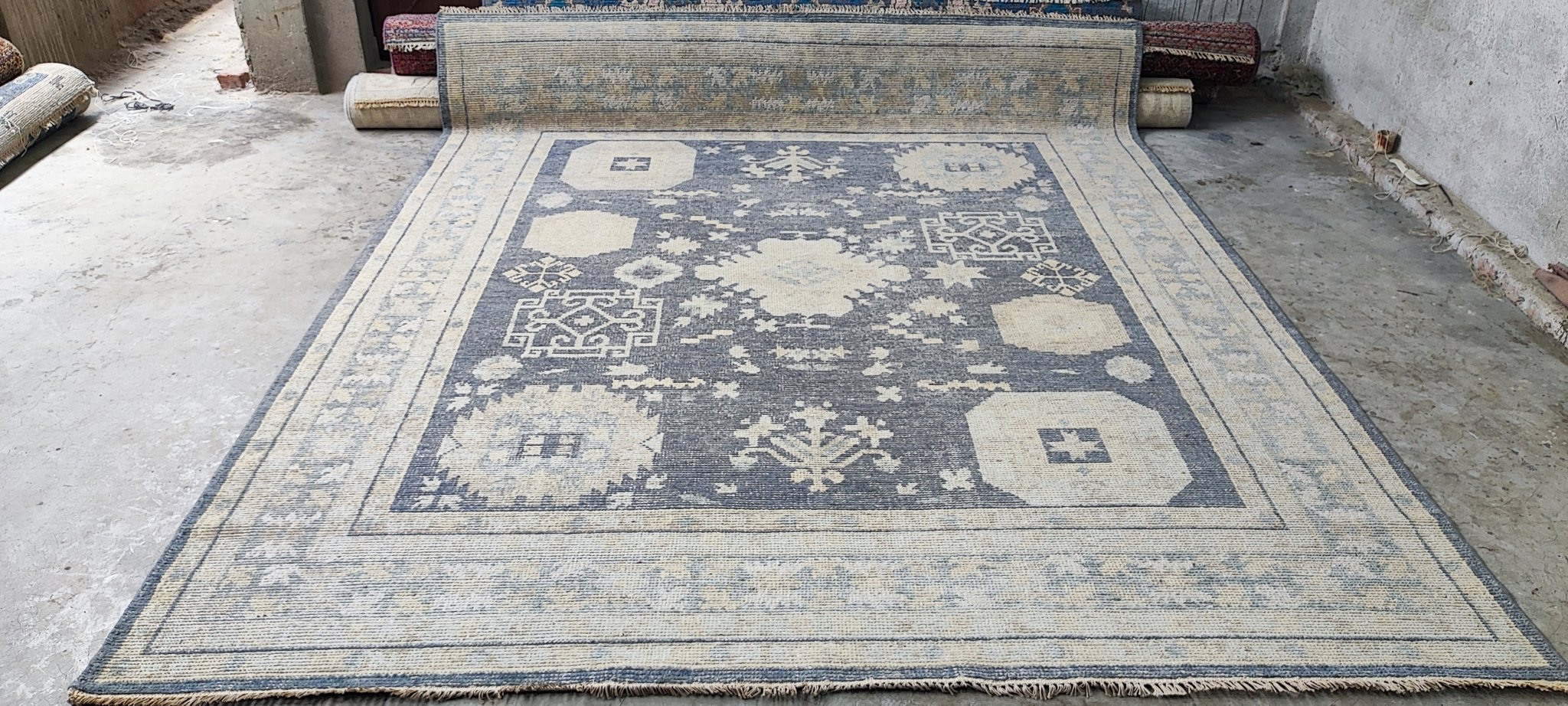 Aretha 8x10 Hand Knotted Grey & Silver Oushak | Banana Manor Rug Factory Outlet
