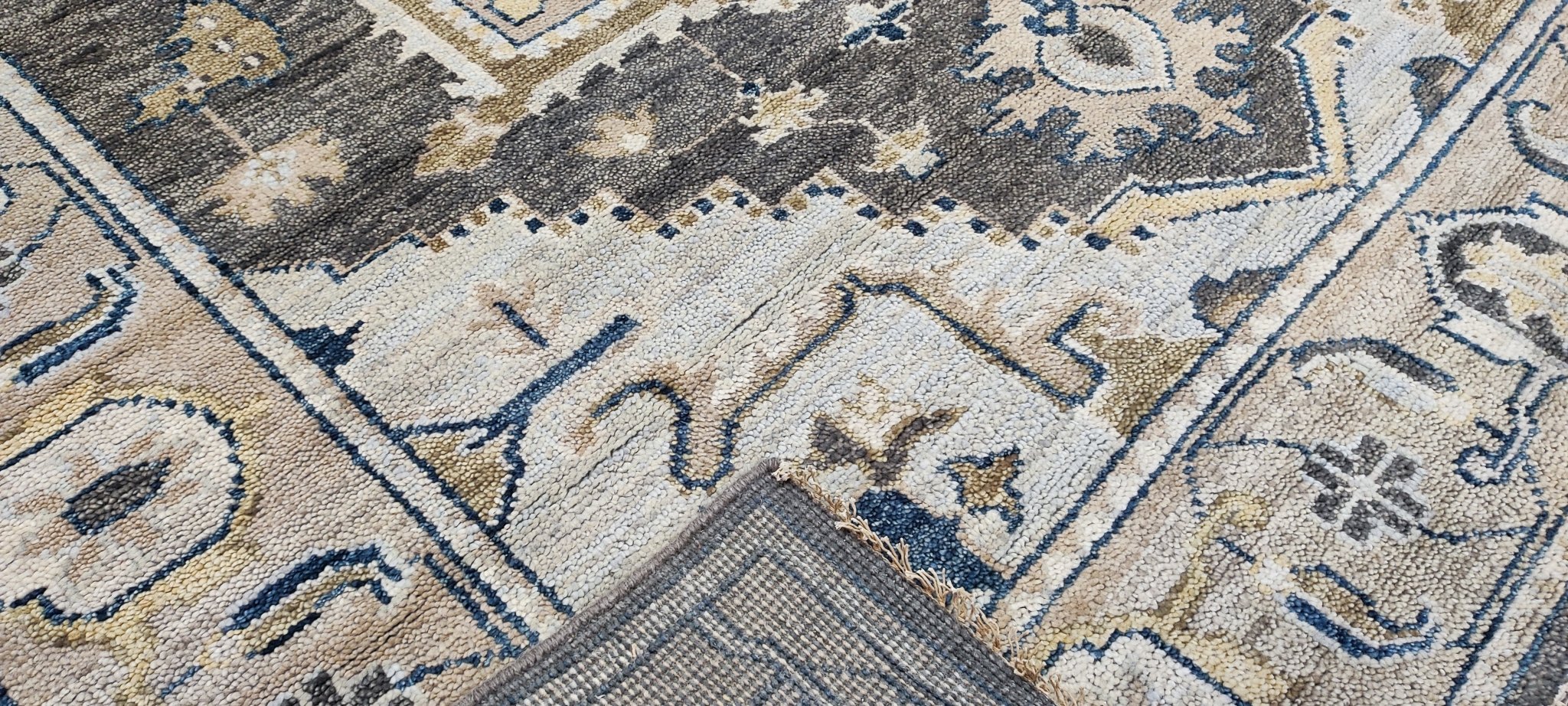 Arianne Zucker 8x9.9 Hand-Knotted Grey & Tan Serapi | Banana Manor Rug Factory Outlet