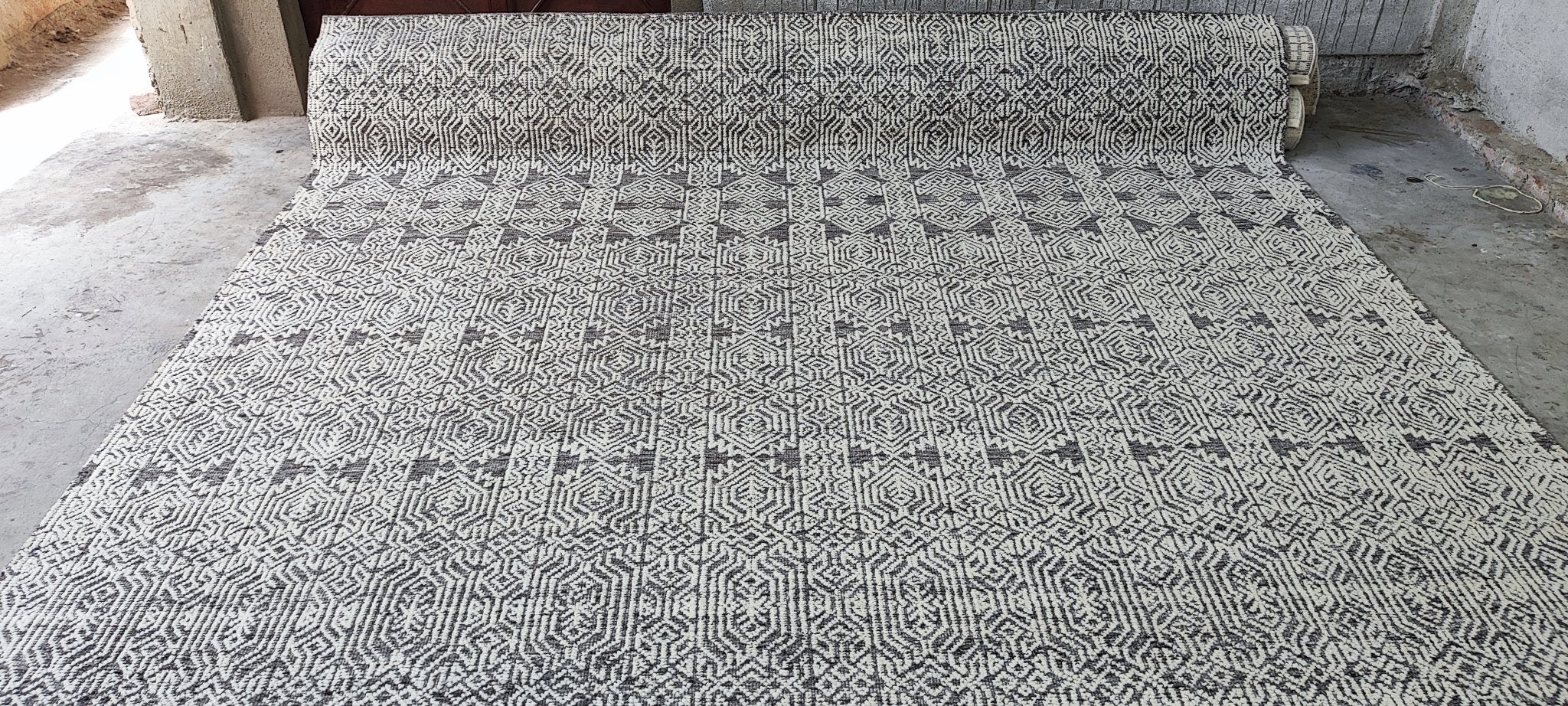 Atkine 9x12 Hand-Knotted Ivory & Grey Modern | Banana Manor Rug Factory Outlet