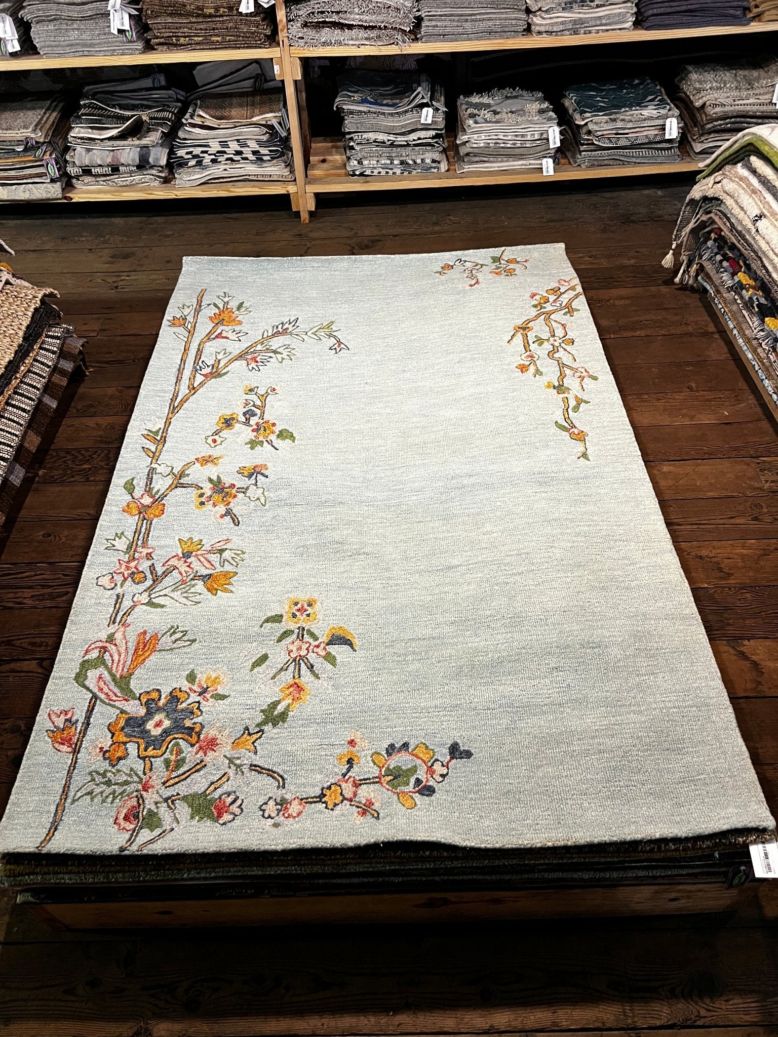 Aunt Tiki's 5x8 Hand-Tufted Light Blue Floral | Banana Manor Rug Factory Outlet