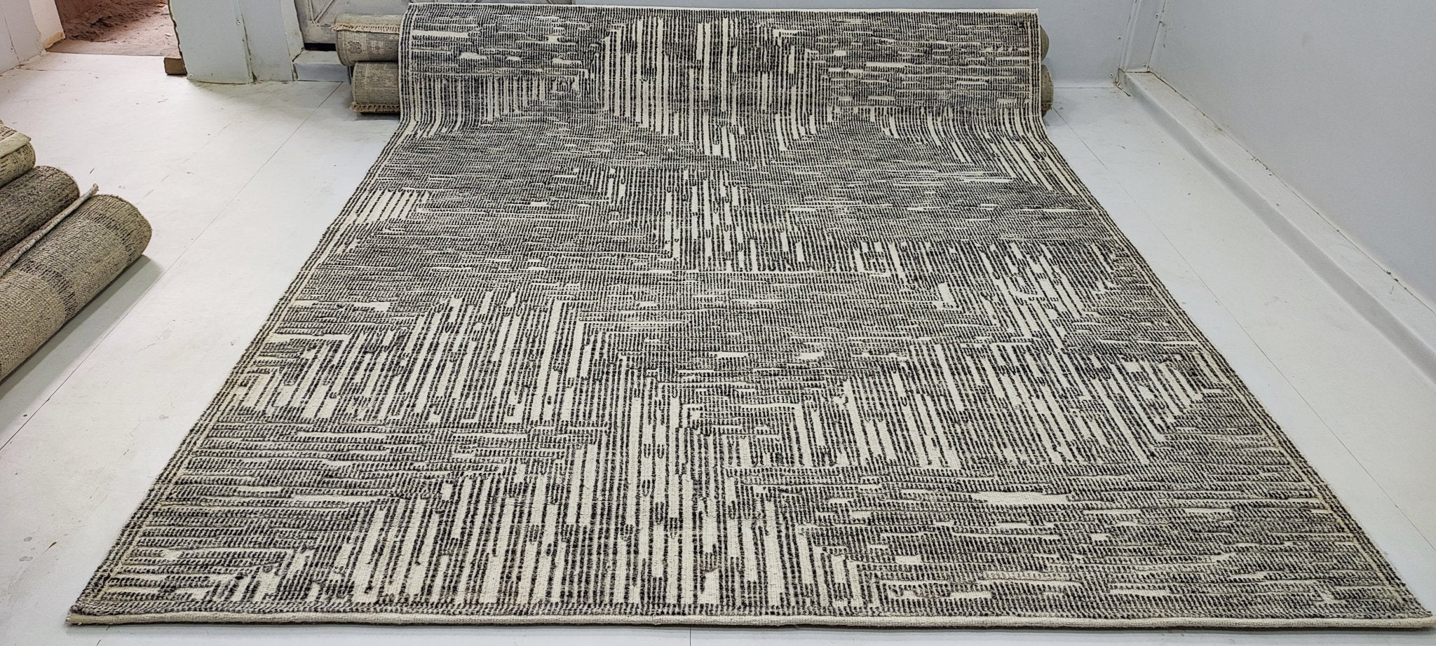 Axel Foley 8x10 Hand-Knotted Ivory & Grey High Low | Banana Manor Rug Factory Outlet