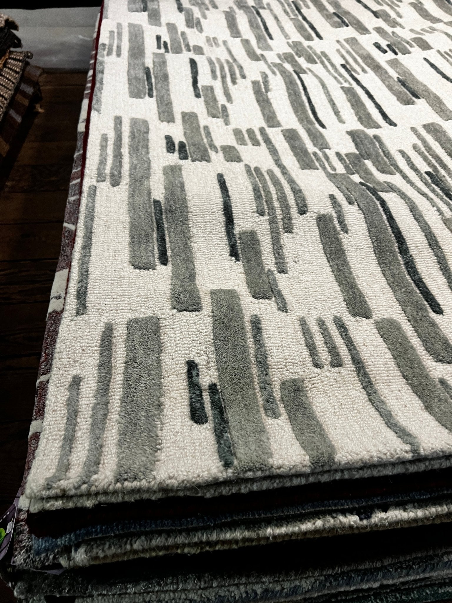 Bacchanal 5x7 Hand-Tufted Ivory & Grey High Low | Banana Manor Rug Factory Outlet