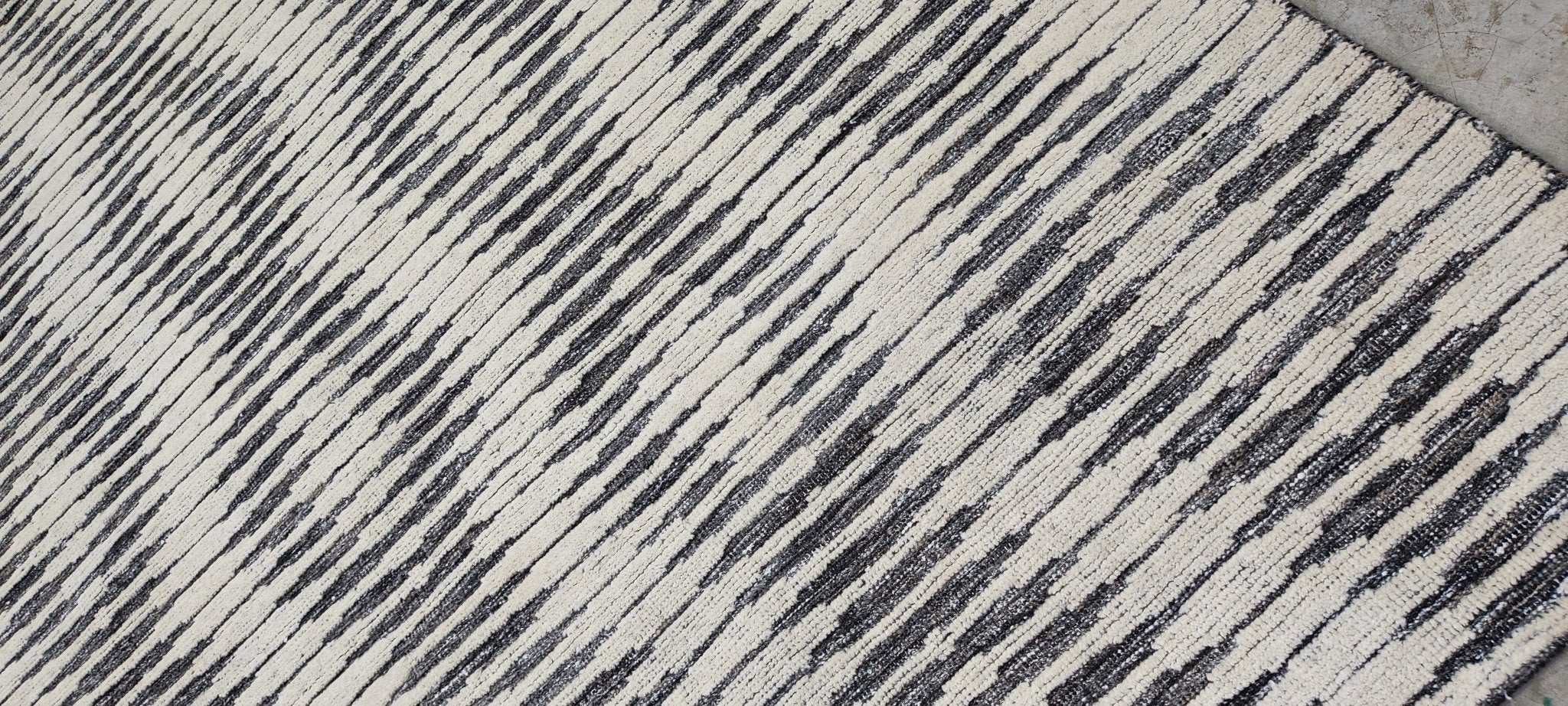 Bacilos Hand-Knotted Modern Rug Ivory and Grey High-Low 9.3x11.9 | Banana Manor Rug Company