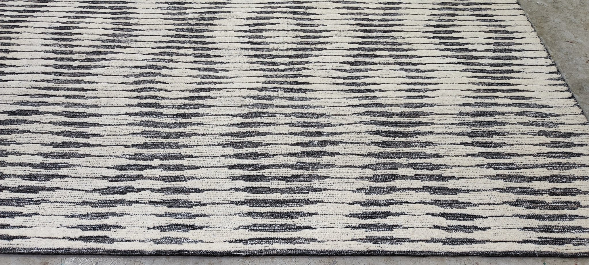 Bacilos Hand-Knotted Modern Rug Ivory and Grey High-Low 9.3x11.9 | Banana Manor Rug Company