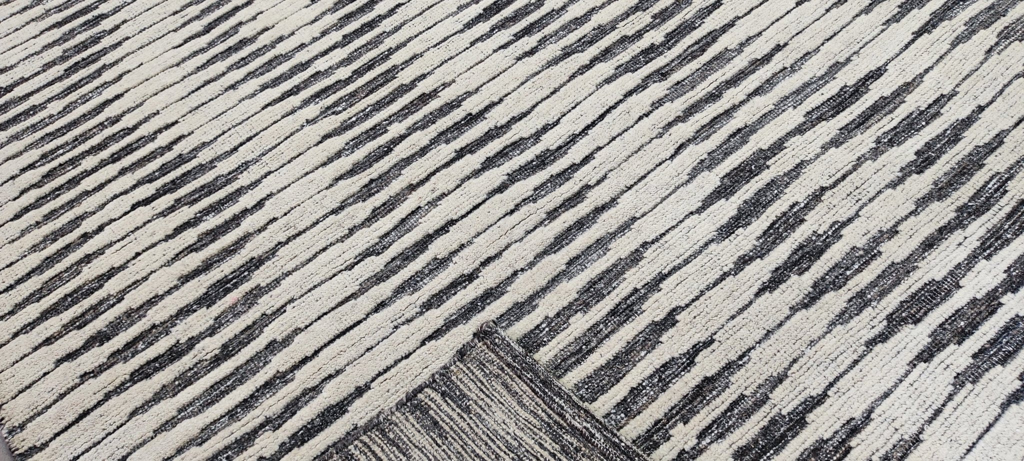 Bacilos Hand-Knotted Modern Rug Ivory and Grey High-Low 9.3x11.9 | Banana Manor Rug Company