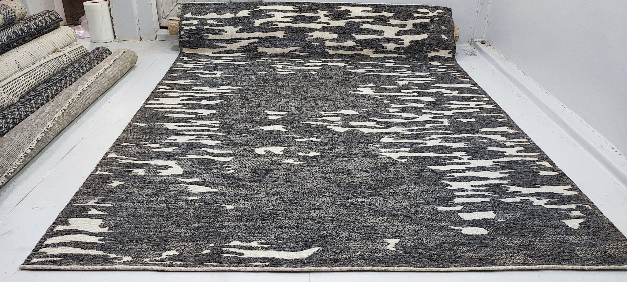 Barrymore 9.3x11.9 Hand-Knotted Grey & Ivory High Low | Banana Manor Rug Factory Outlet