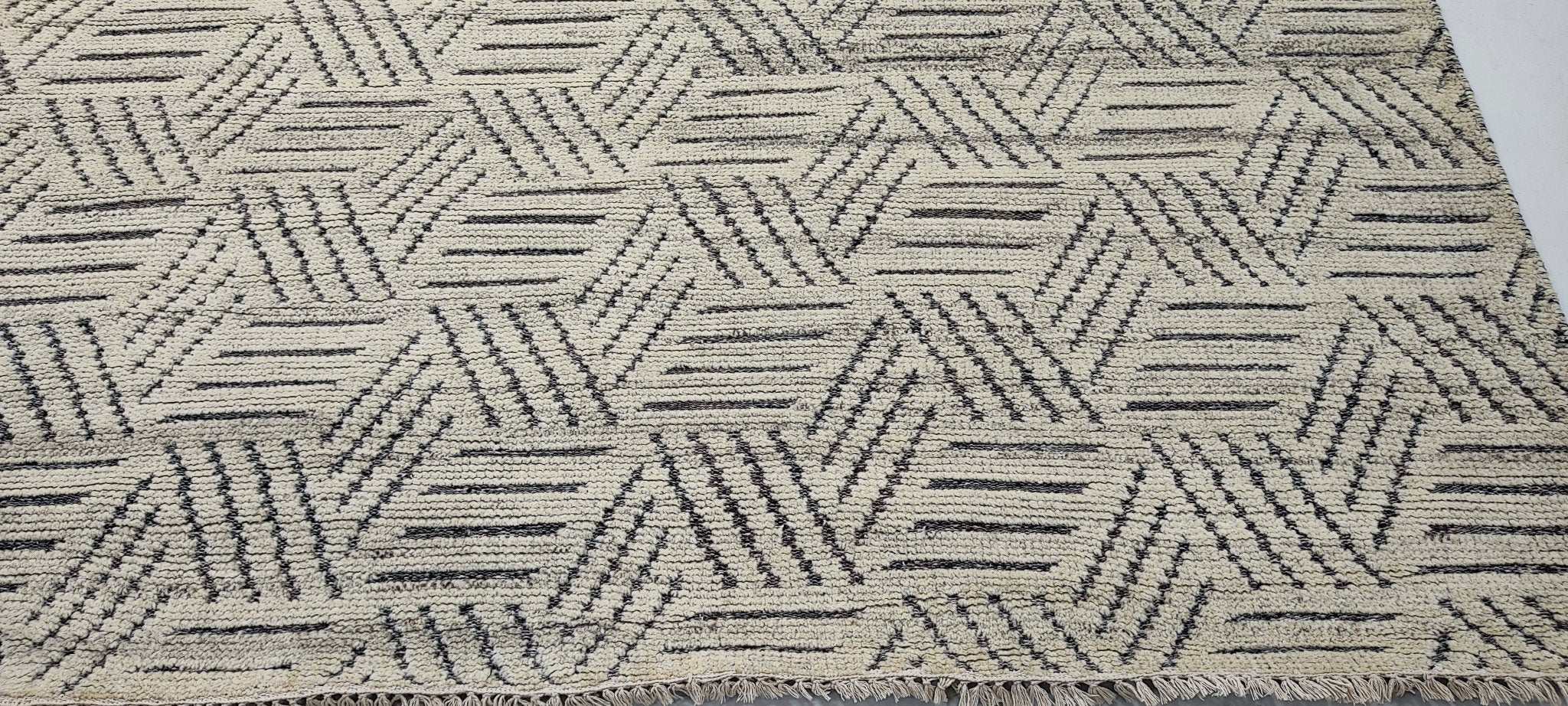 Begona 7.9x9.9 Hand-Knotted Grey & Beige High Low | Banana Manor Rug Factory Outlet
