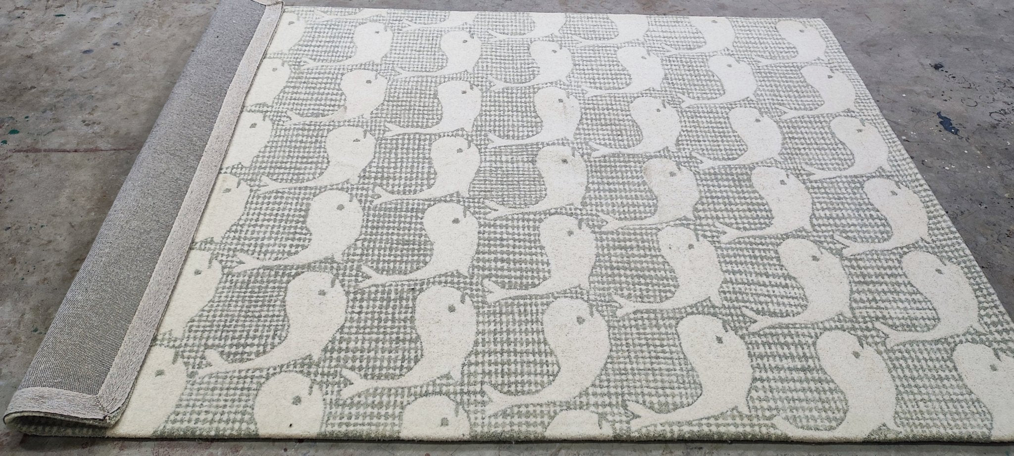 Belkis 5.3x7.6 Hand-Tufted Wool Ivory & Grey Fish | Banana Manor Rug Factory Outlet