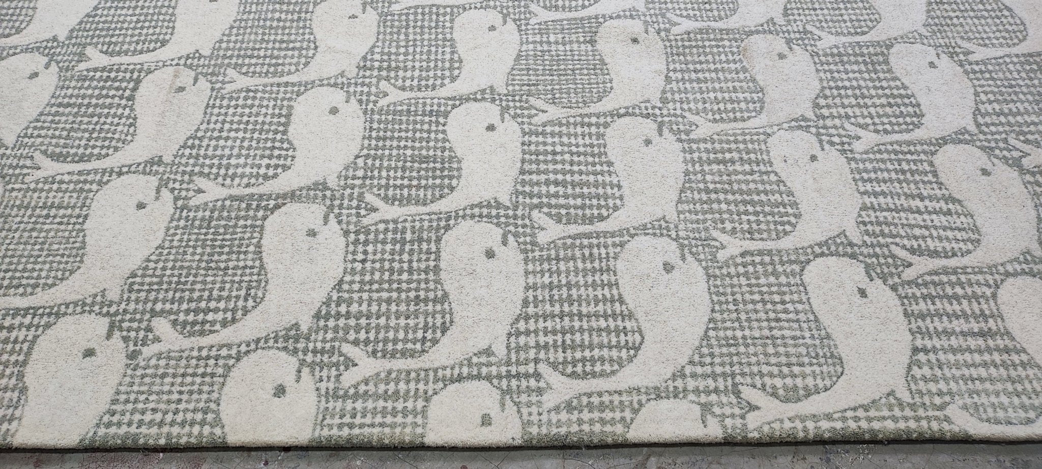 Belkis 5.3x7.6 Hand-Tufted Wool Ivory & Grey Fish | Banana Manor Rug Factory Outlet