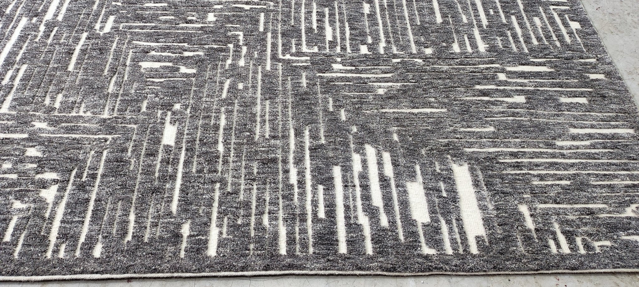 Belmondo 9x12 Hand-Knotted Dark Grey & Ivory Modern | Banana Manor Rug Factory Outlet