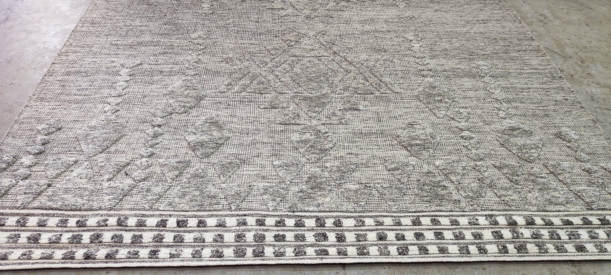 Ben Dover 8.3x10 Hand-Knotted Grey High Low | Banana Manor Rug Factory Outlet