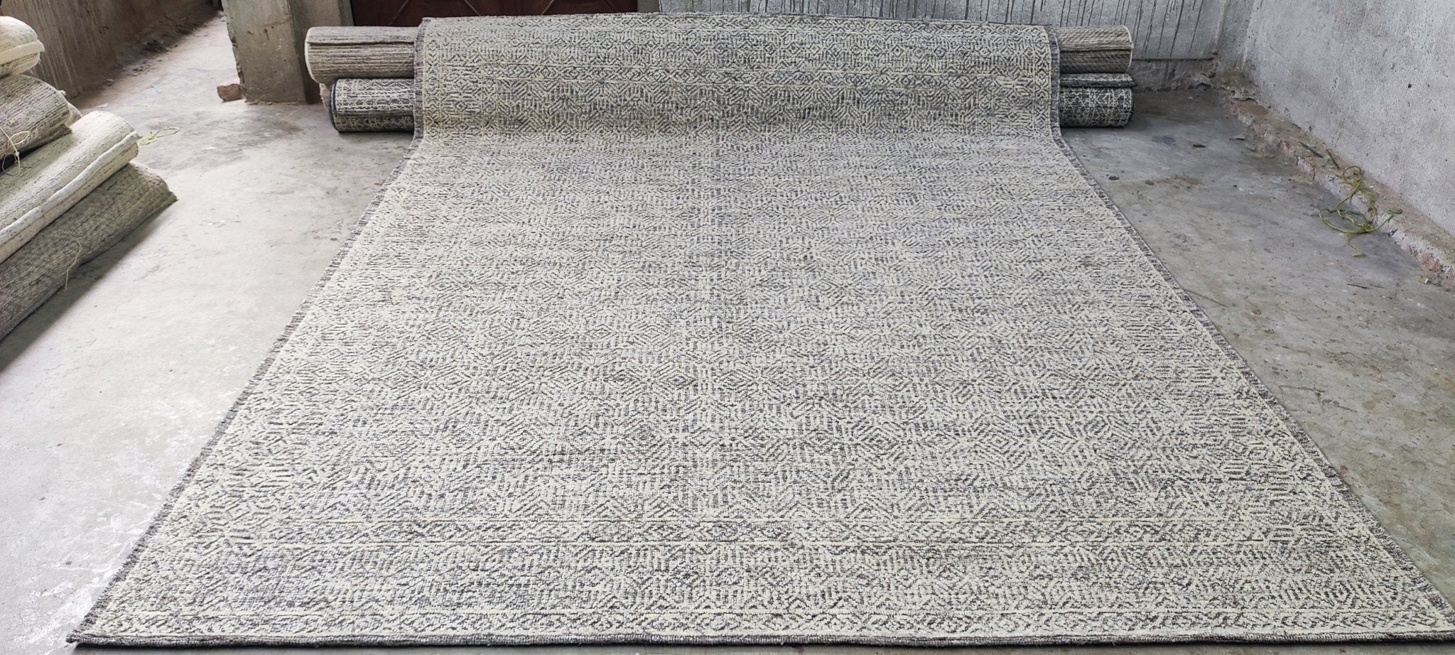 Billy 8x10 Hand-Knotted Light Grey & Ivory High Low | Banana Manor Rug Factory Outlet