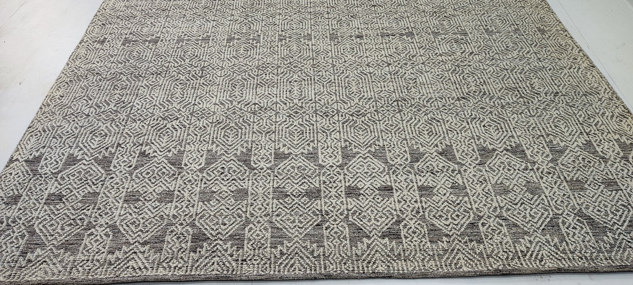 Billy Rosewood 8x10 Hand-Knotted Grey & Silver High Low | Banana Manor Rug Factory Outlet