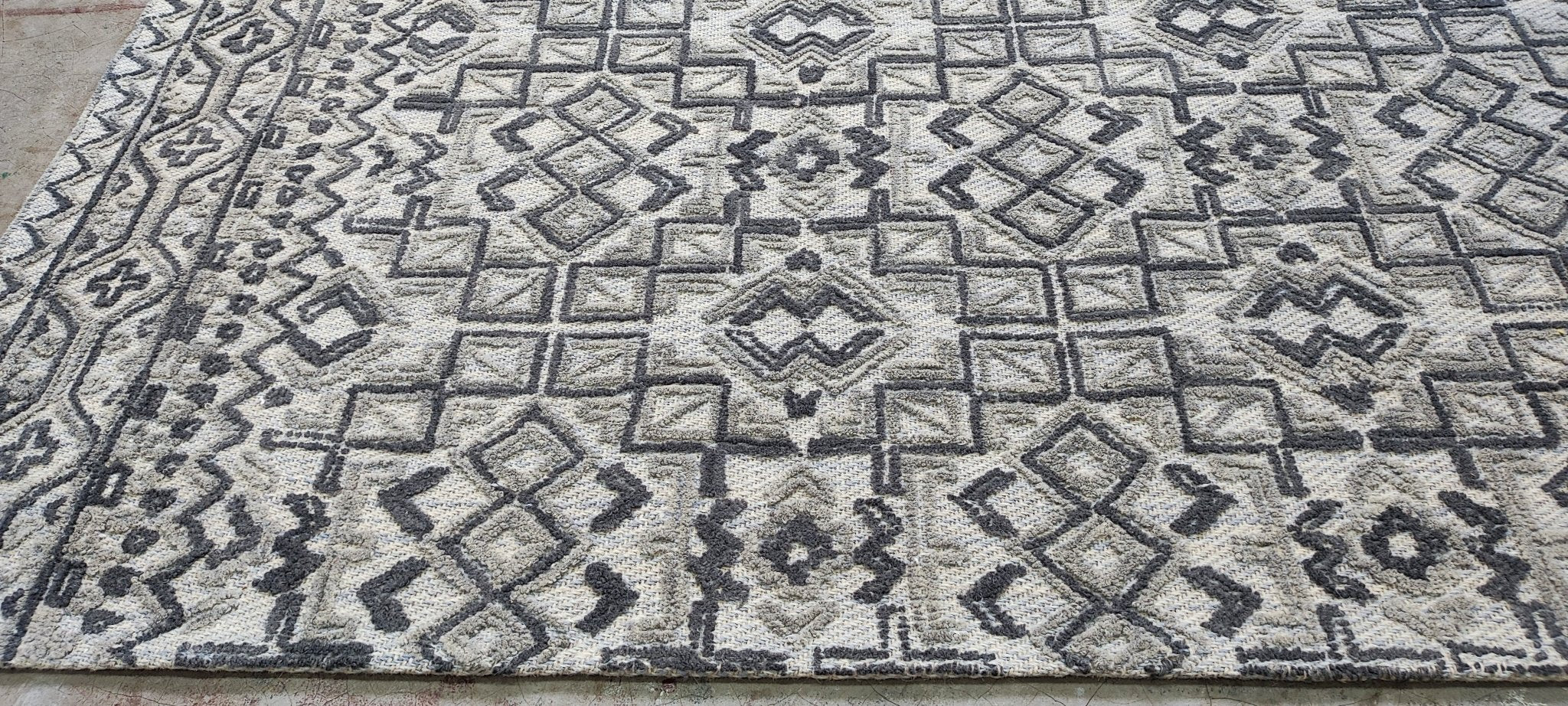 Black Penny 5x8 Handwoven Grey Mix Modern | Banana Manor Rug Factory Outlet