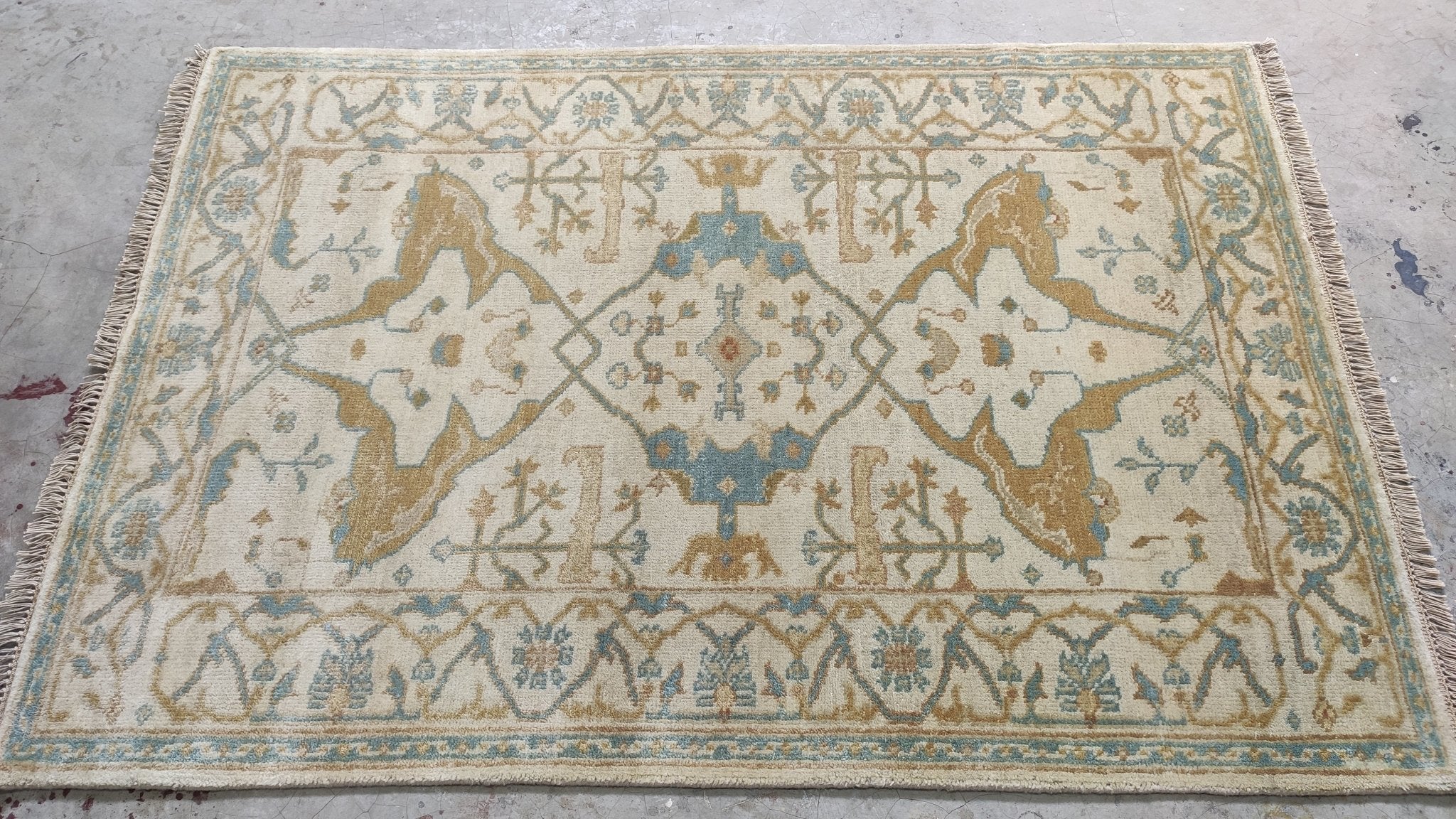 Bliss 4.6x6.3 Ivory Hand-Knotted Oushak Rug | Banana Manor Rug Company